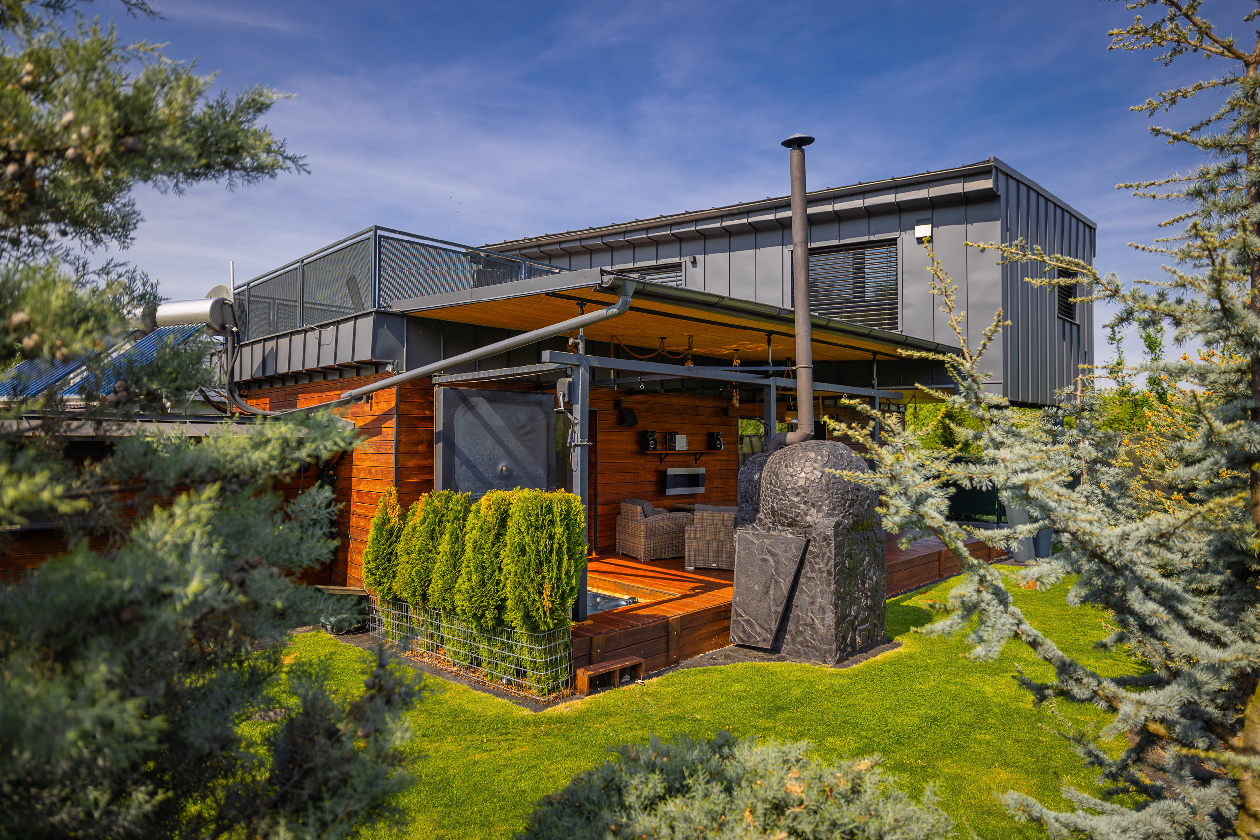 PREDANÉ -  Moderný dom s nádychom luxusu, kúsok od Bratislavy