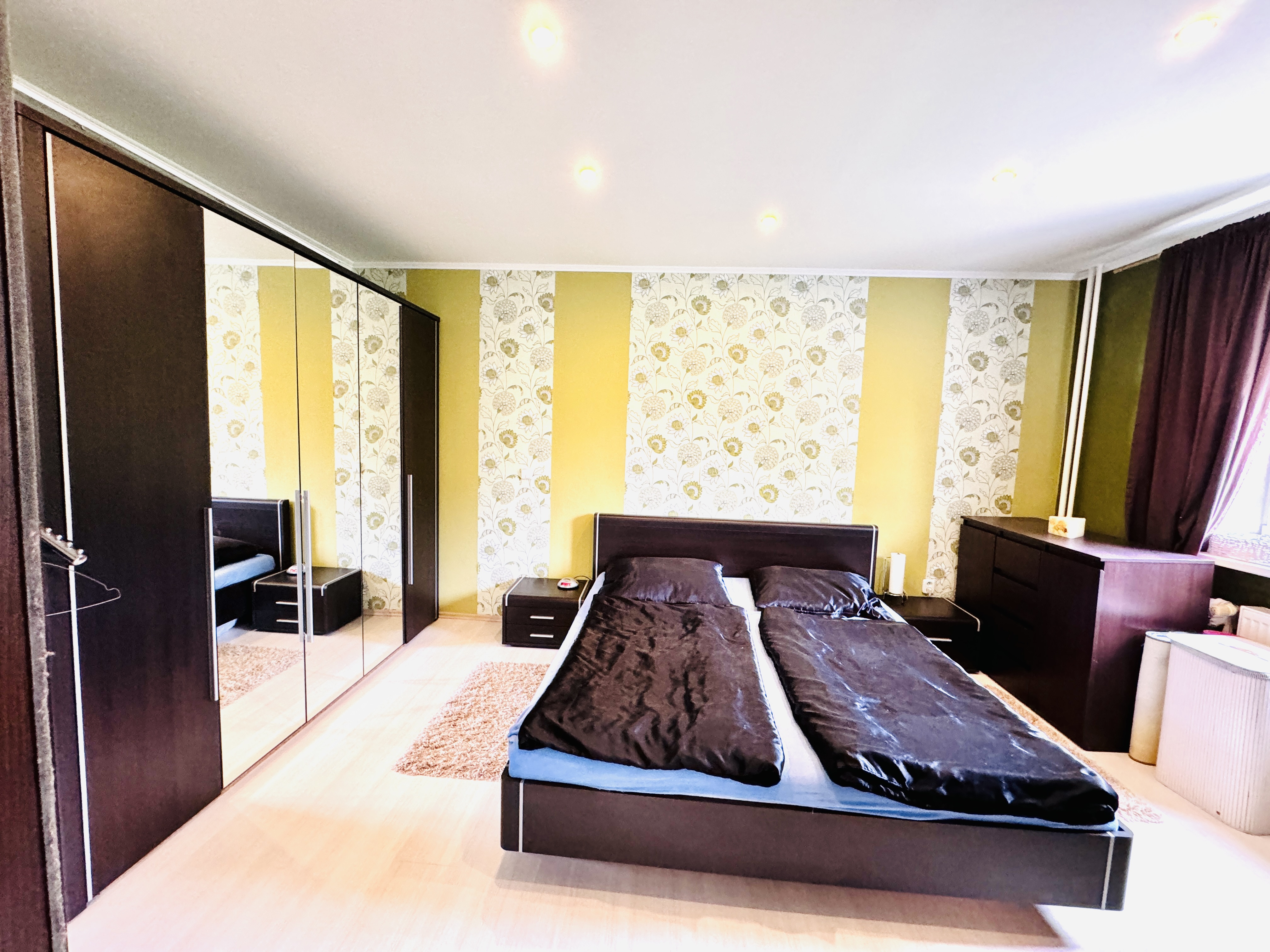 Na predaj 3-izbový byt v centre okresného mesta SENICA.