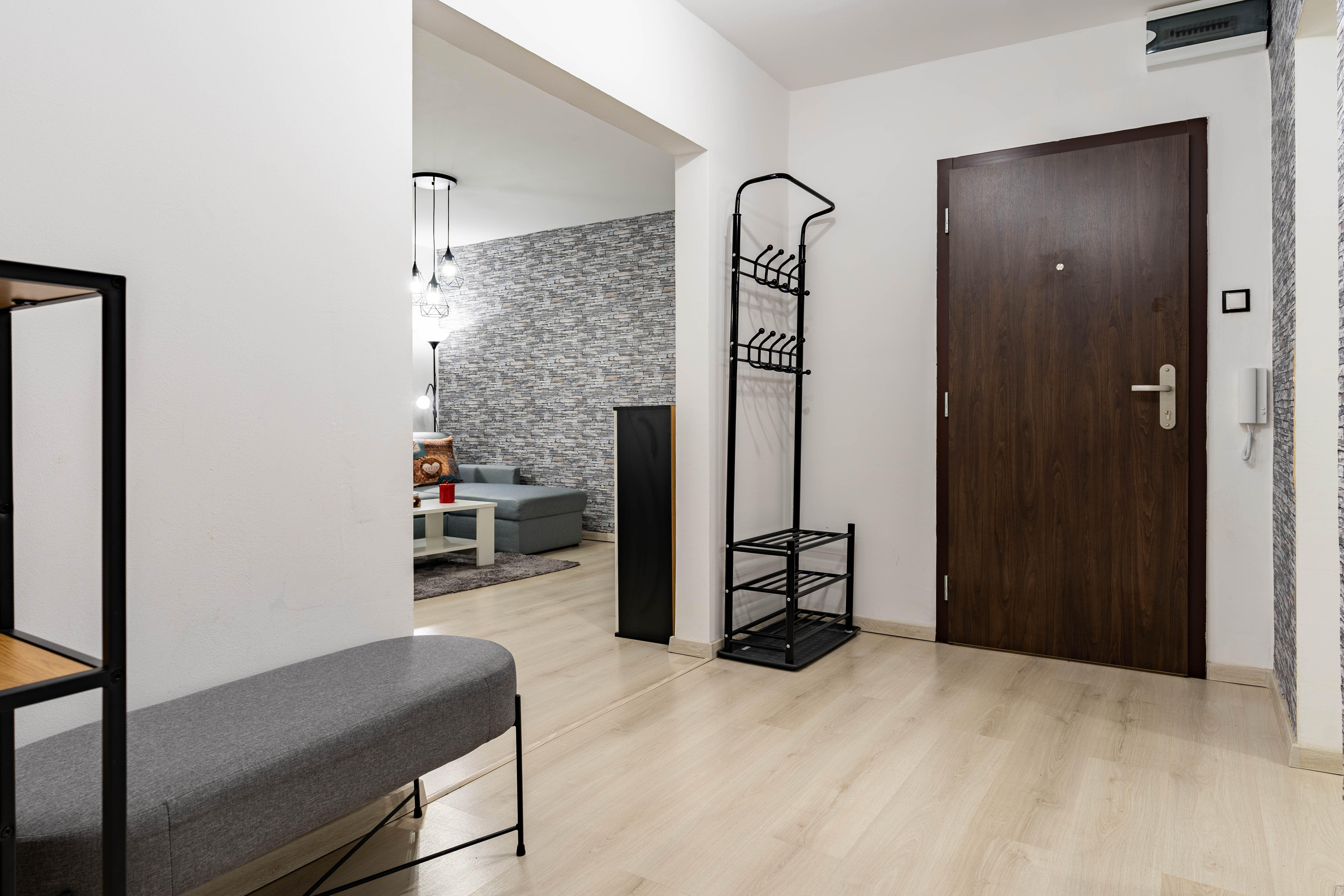 ŠAMORÍN -  3 izb.  BYT NA PRENÁJOM , Hlavná ulica