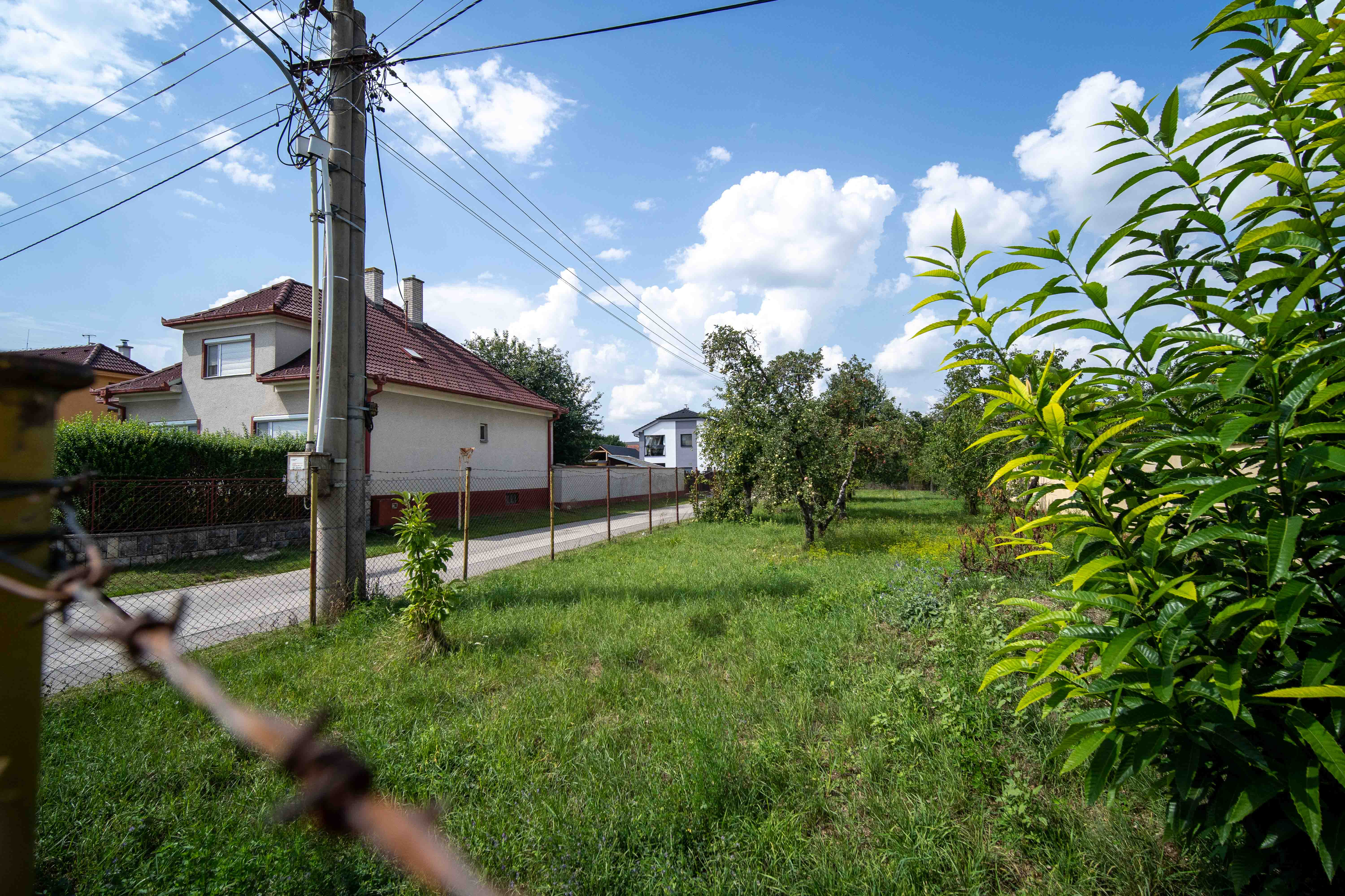 PREDAJ pozemok na výstavbu domu, Podolie