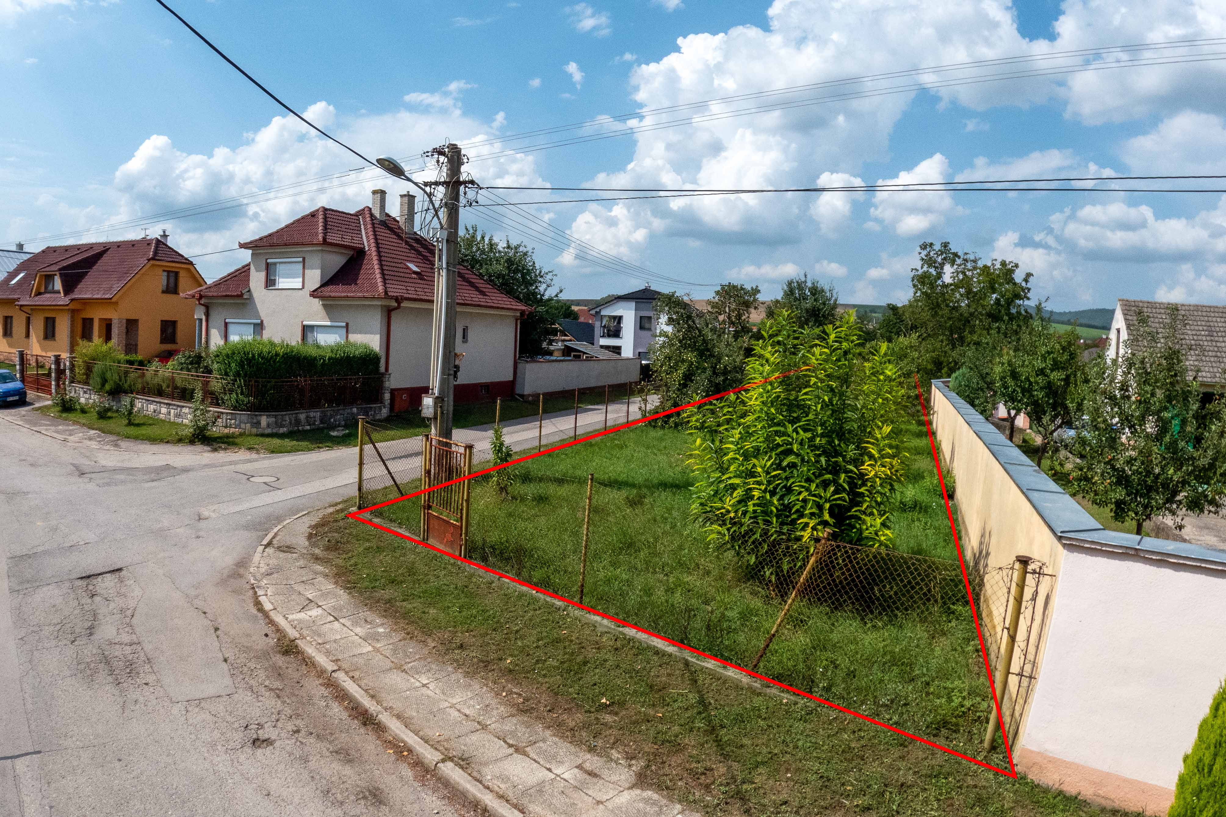 PREDAJ pozemok na výstavbu domu, Podolie