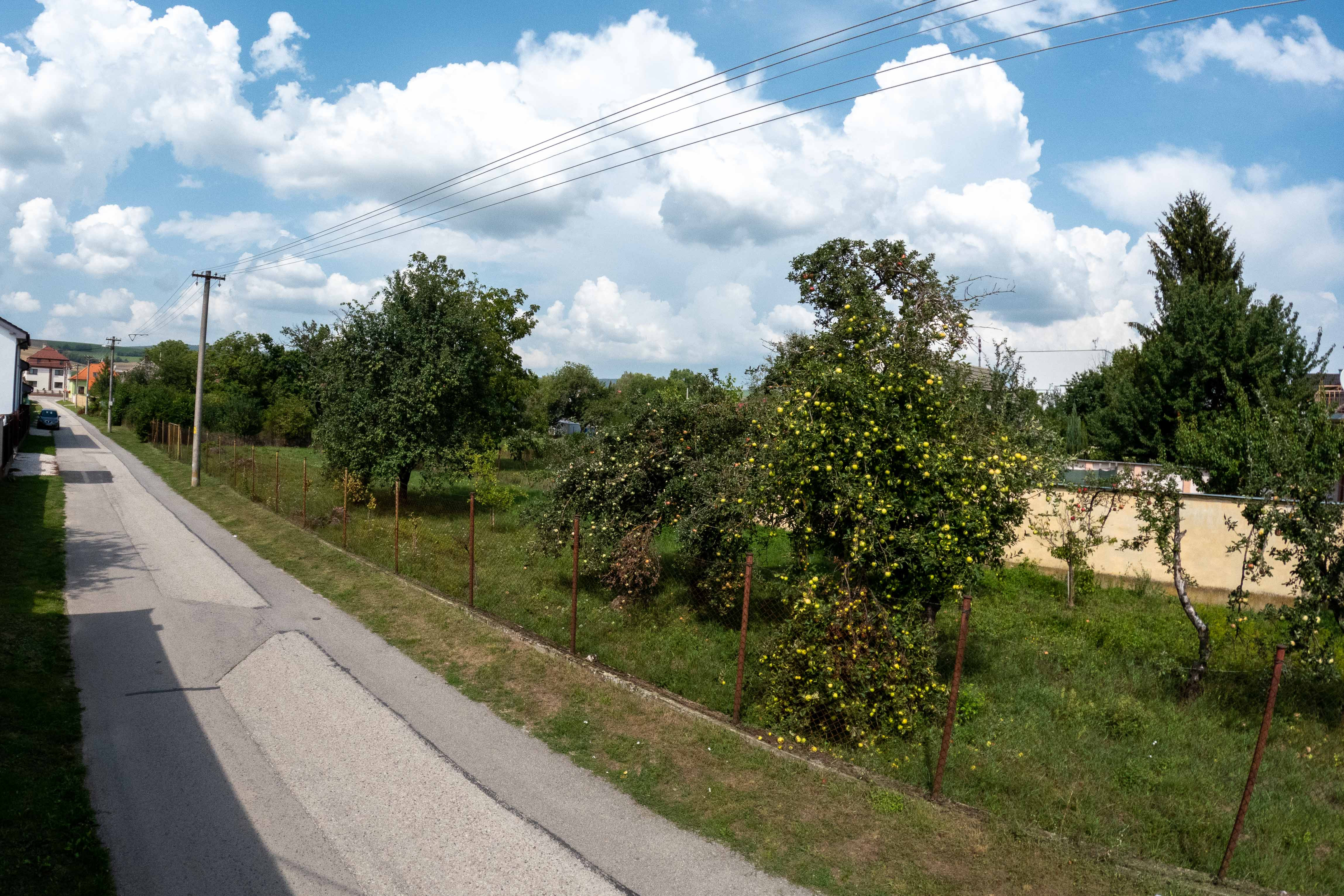 PREDAJ pozemok na výstavbu domu, Podolie