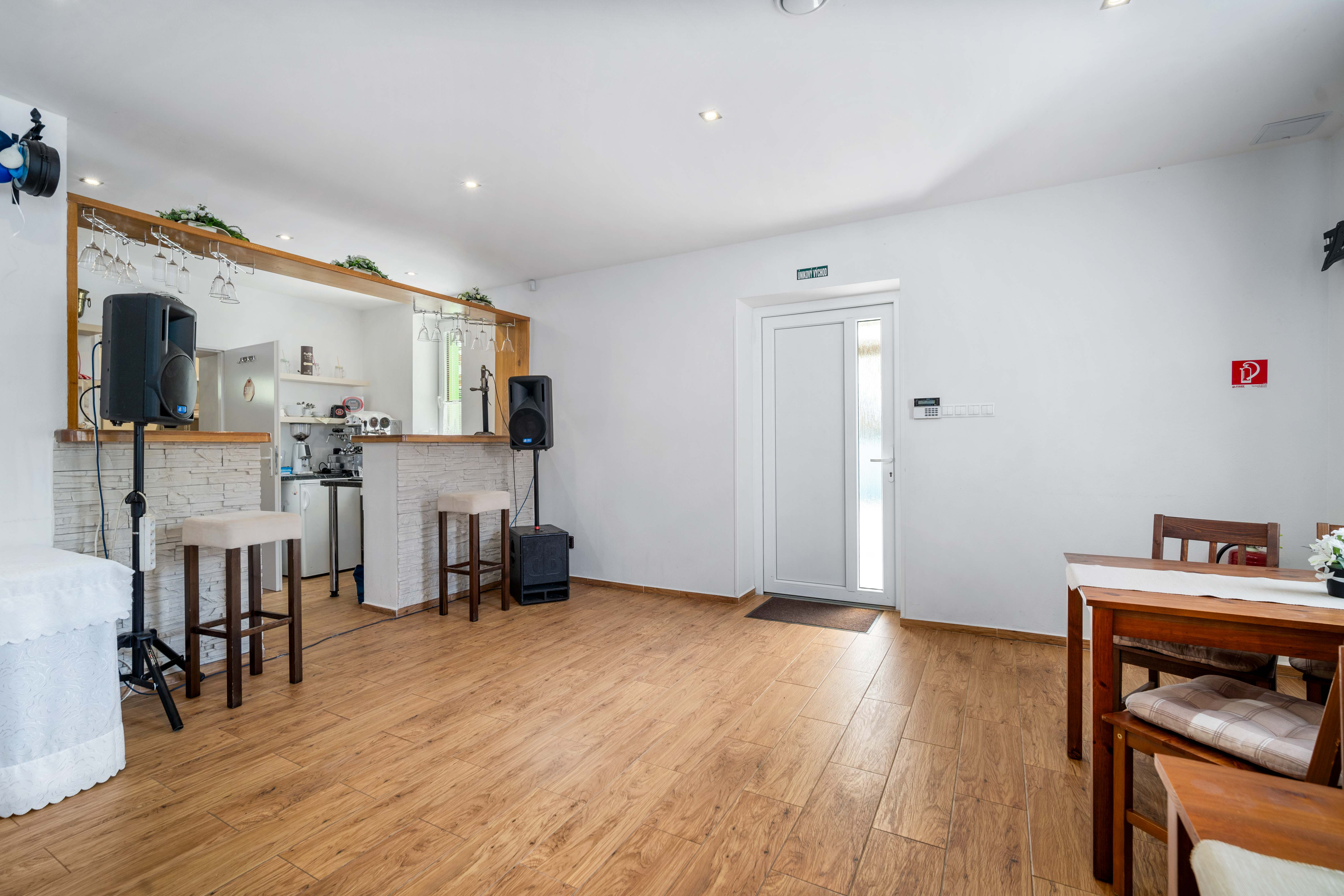 NA PREDAJ dom/reštaurácia, Moravské Lieskové, časť Šance