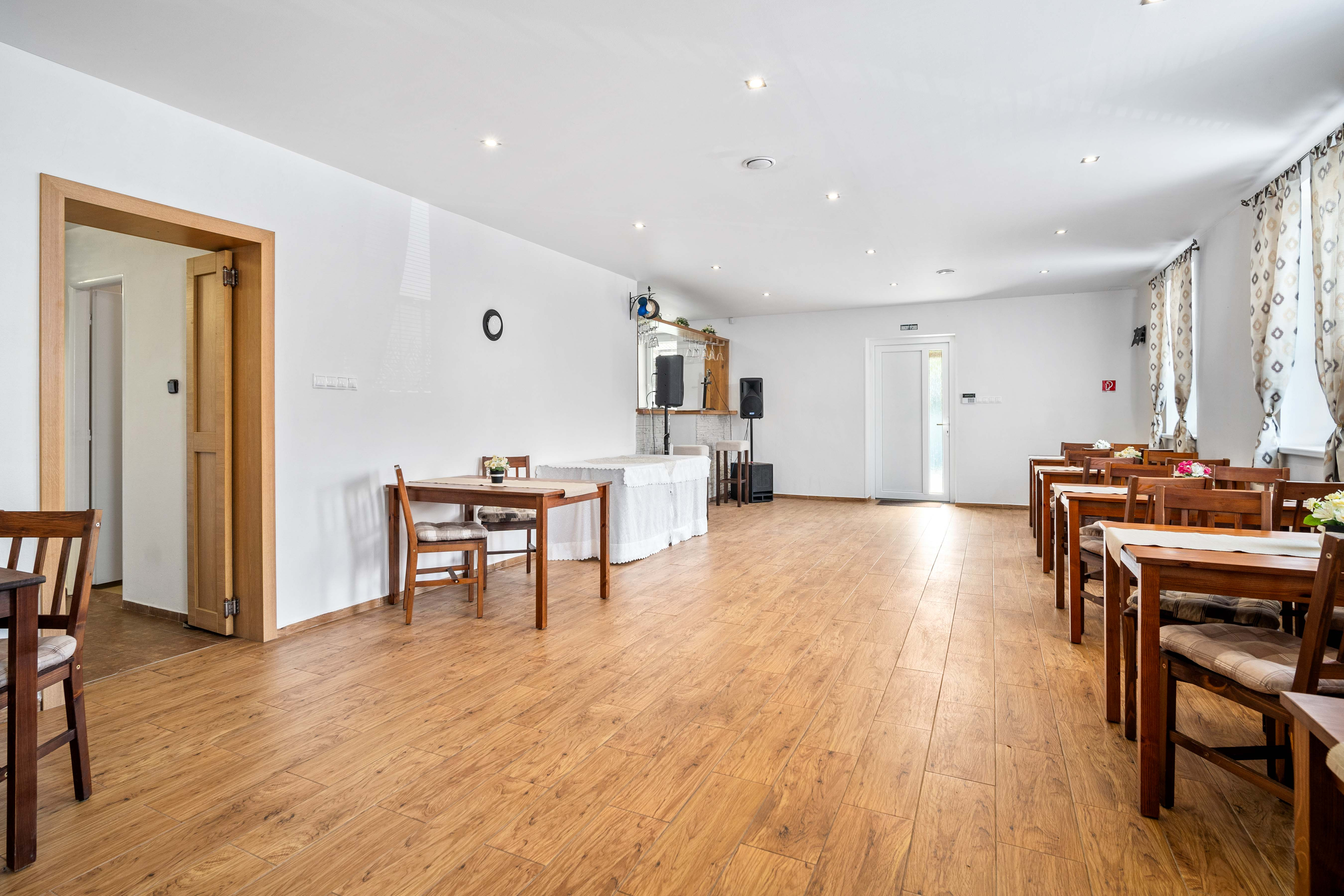 NA PREDAJ dom/reštaurácia, Moravské Lieskové, časť Šance