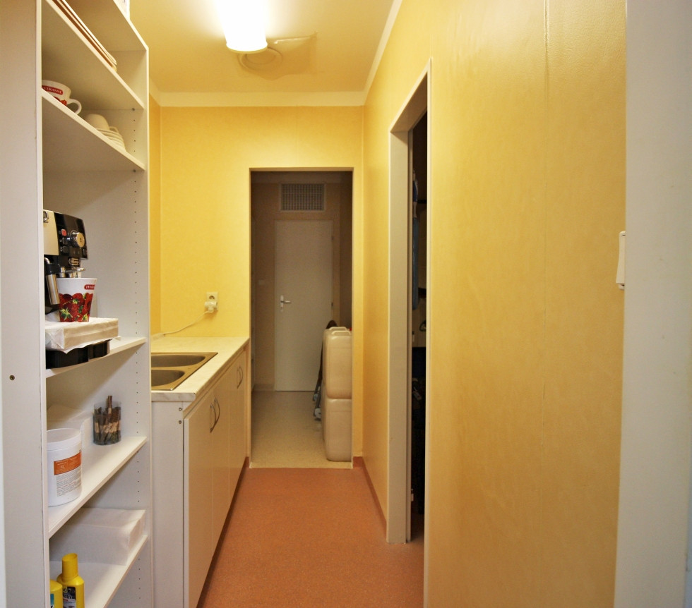 PRENÁJOM ambulancia/služby 44,10 m2, Piešťany, Winterova ul.