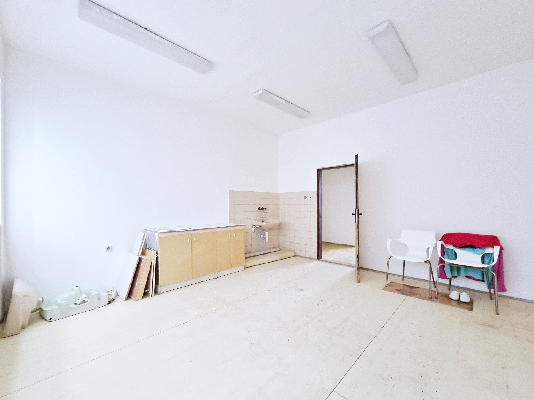 NÁJOM - kancelárie - ul.Trenčianska - Nové Mesto nad Váhom