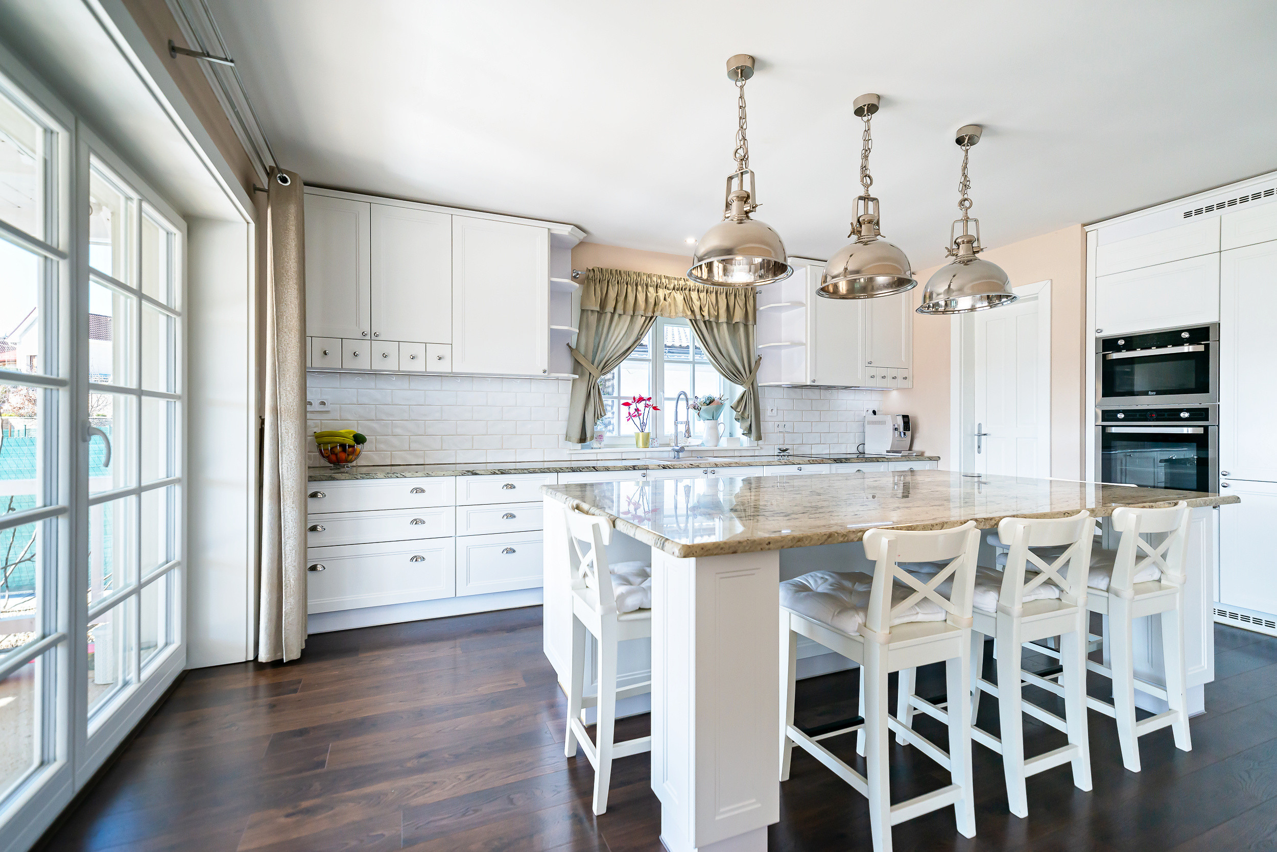 PREDAJ - Moderný, priestranný, úsporný dom v Mnešiciach