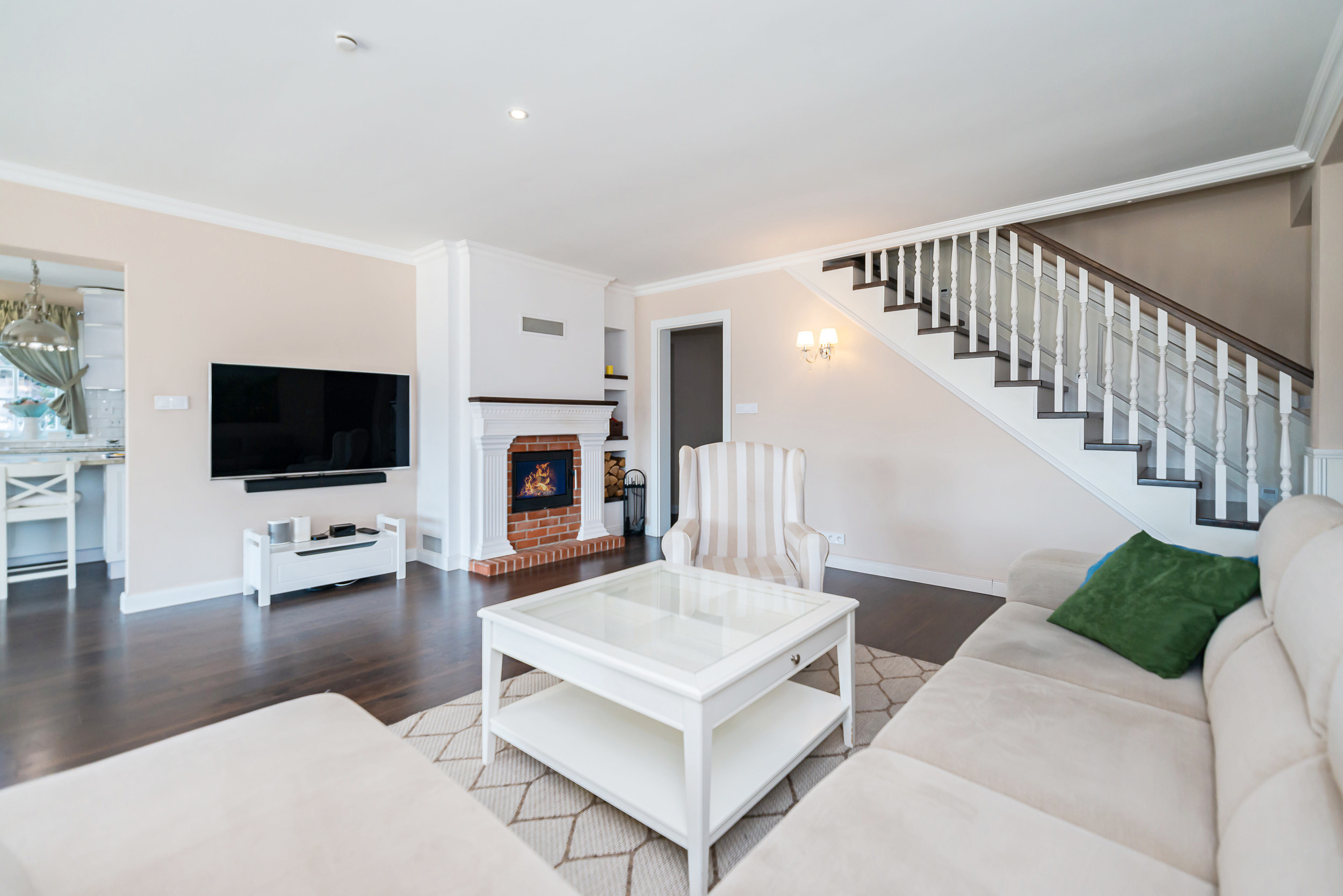 PREDAJ - Moderný, priestranný, úsporný dom v Mnešiciach