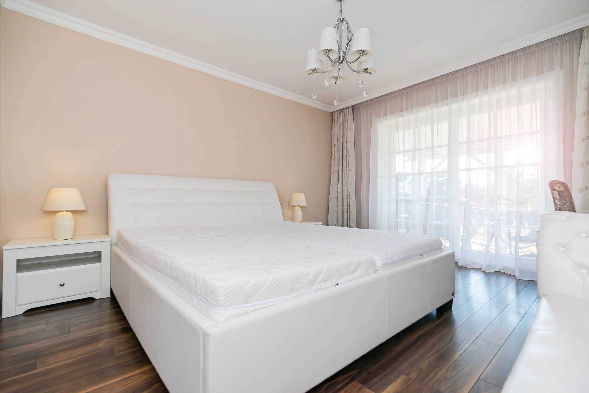 PREDAJ - Moderný, priestranný, úsporný dom v Mnešiciach