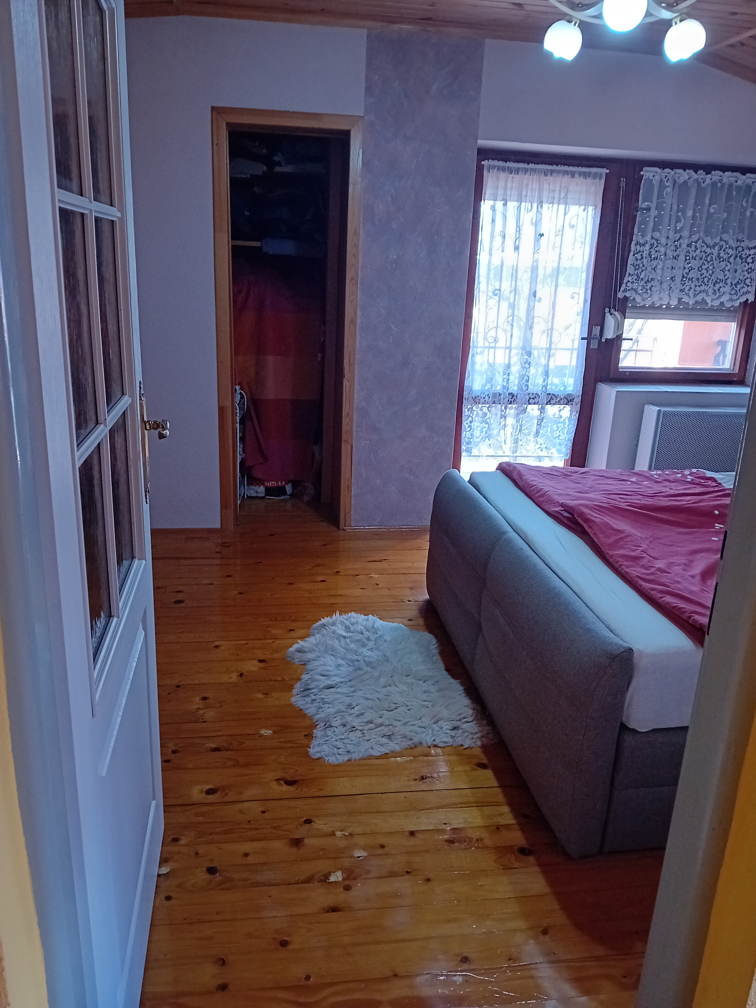 KROMPACHY- rodinný dom (10izieb)+ 3 garáže na PREDAJ !