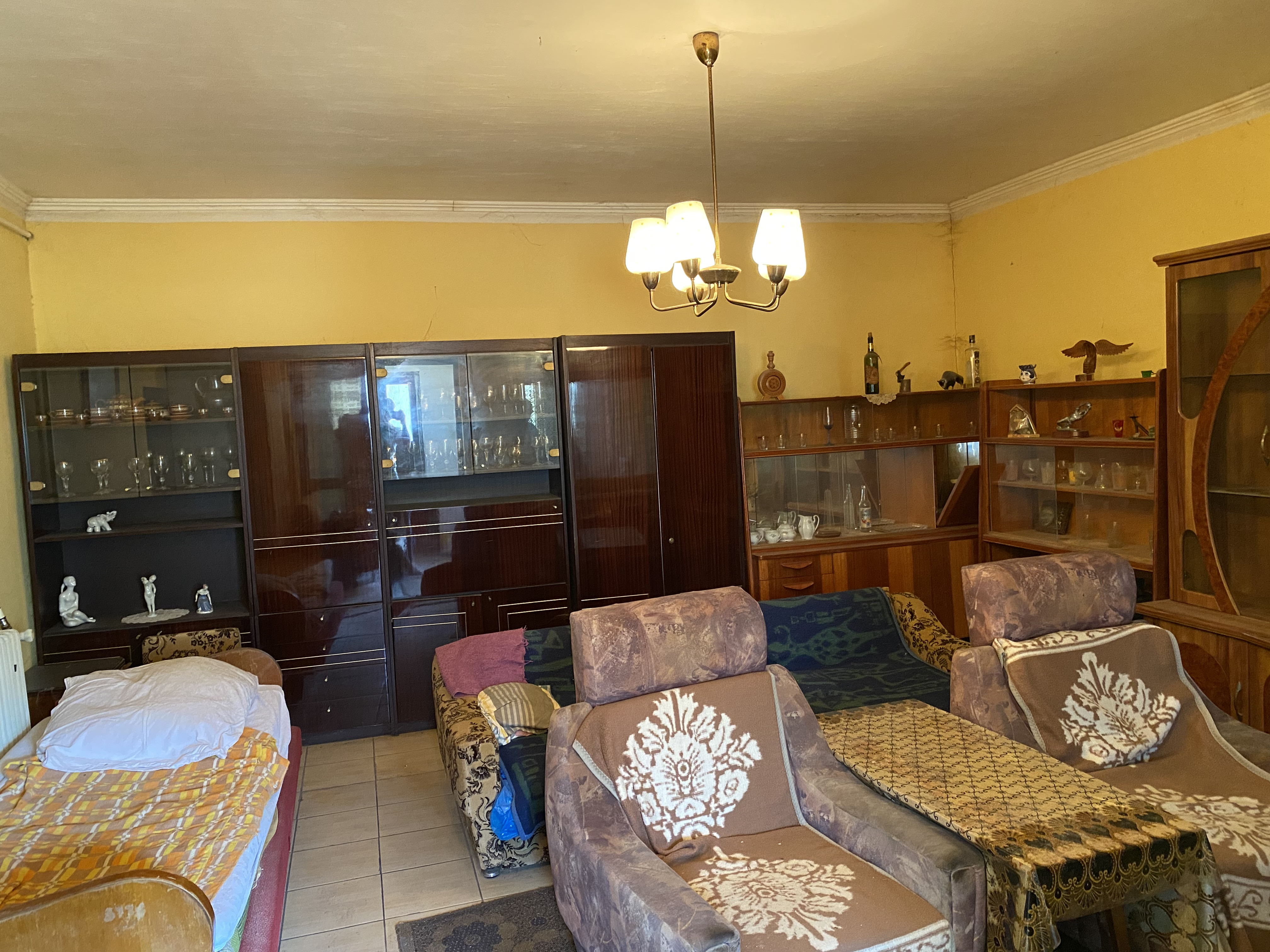 Na predaj rodinný dom so stavebným pozemkom vo Veľkom Mederi