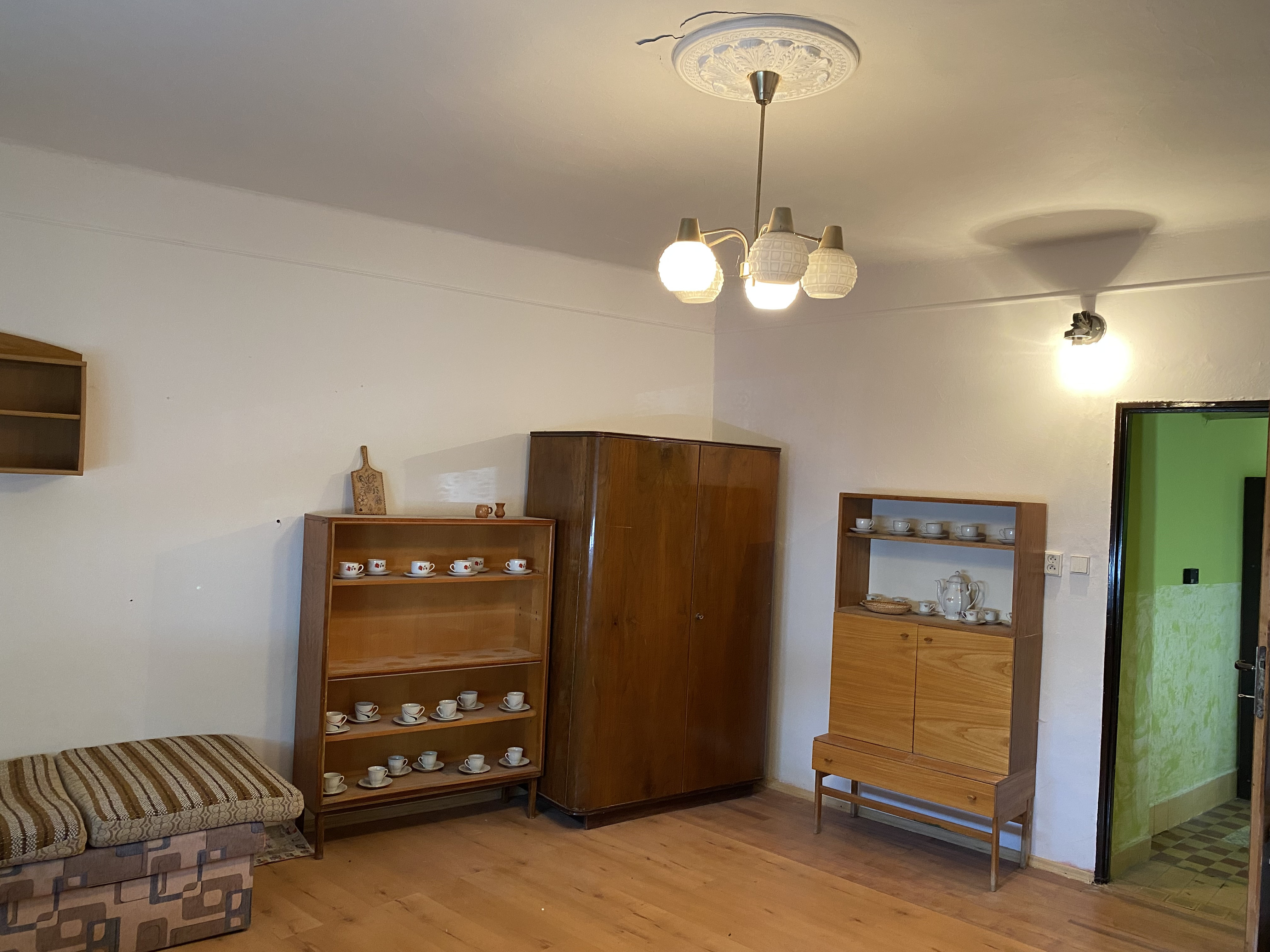 Na predaj rodinný dom so stavebným pozemkom vo Veľkom Mederi