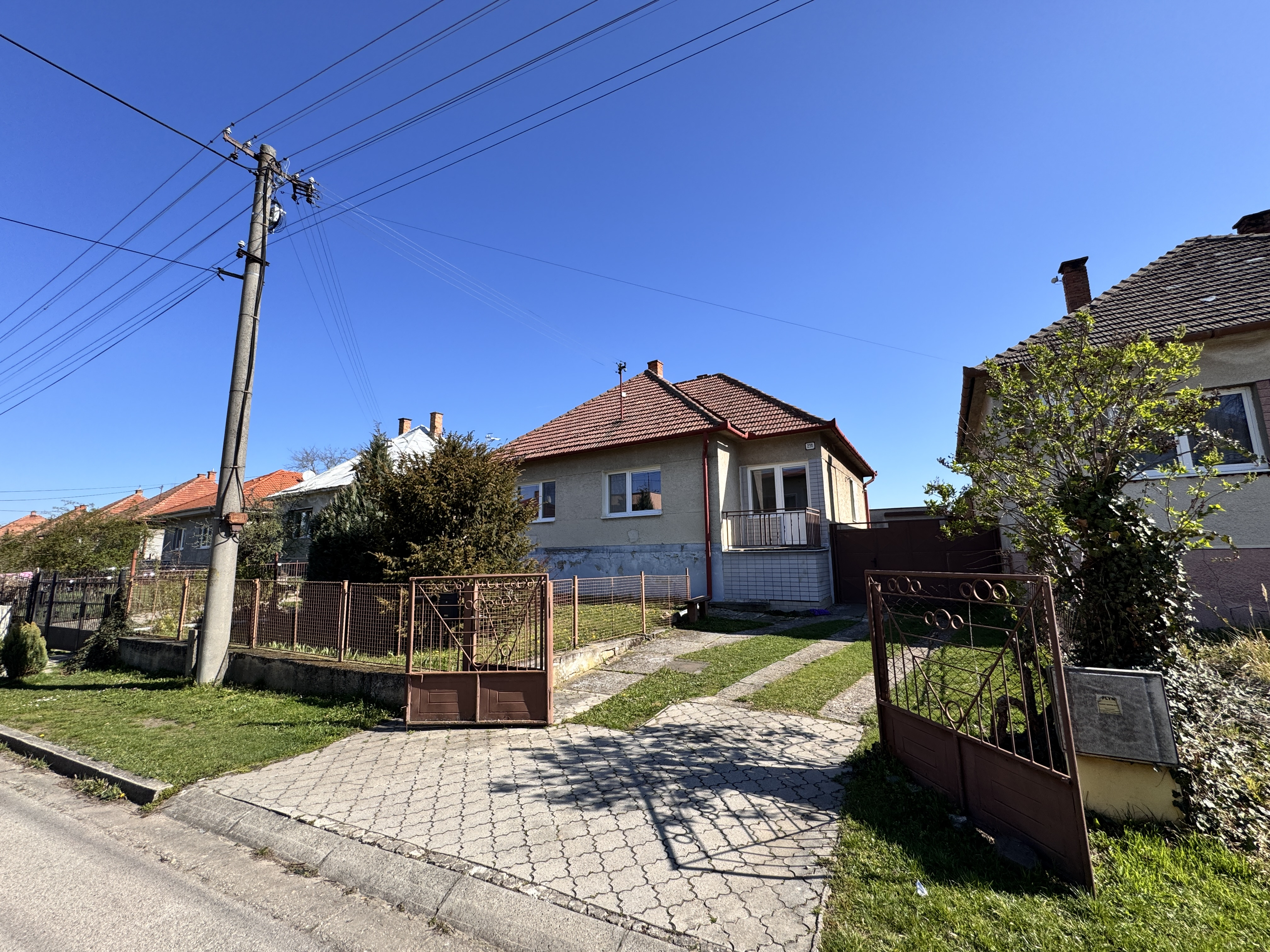 Zrekonštruovaný 3-izbový rodinný dom v Gbeloch – pripravený na nasťahovanie.