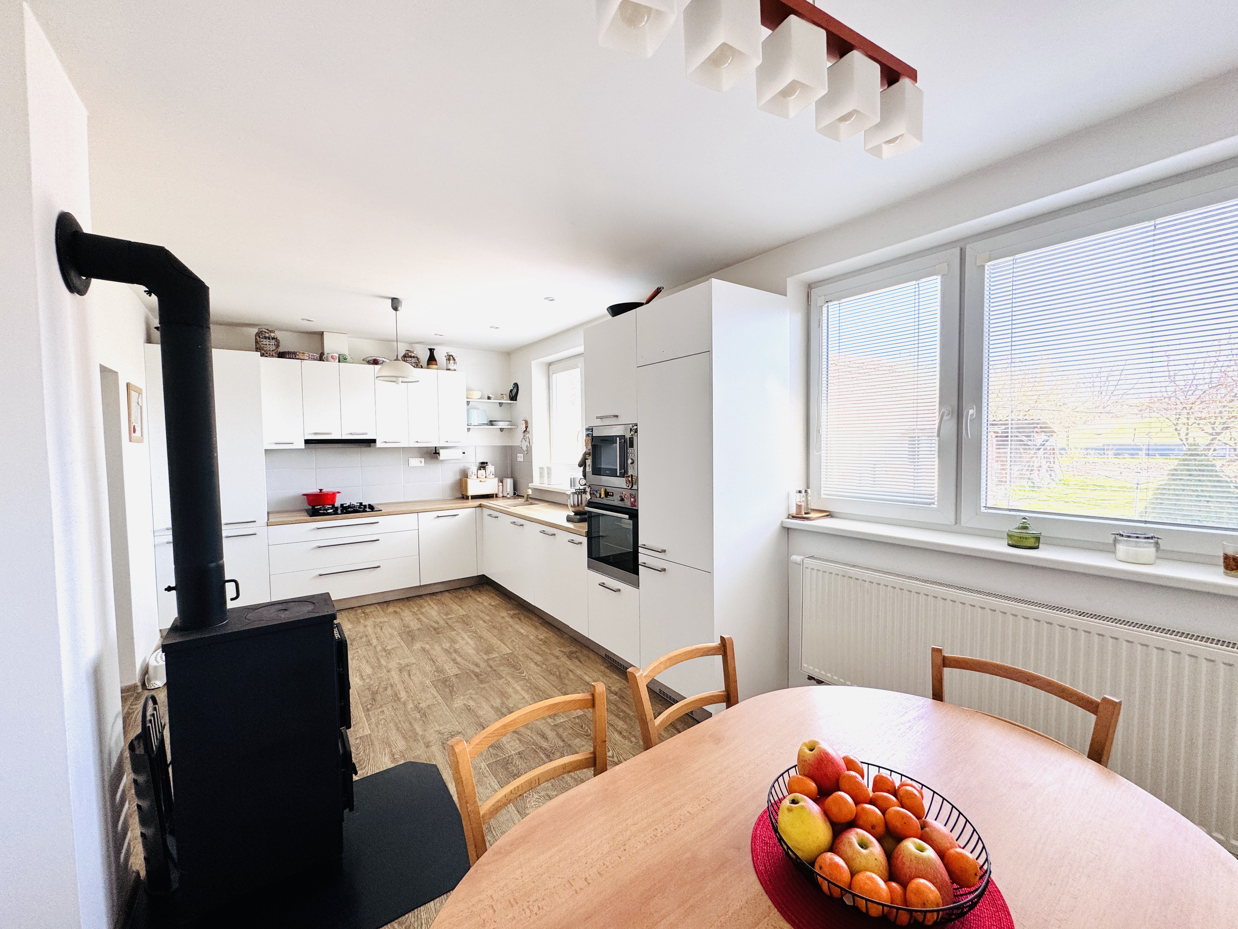 Zrekonštruovaný 3-izbový rodinný dom v Gbeloch – pripravený na nasťahovanie.