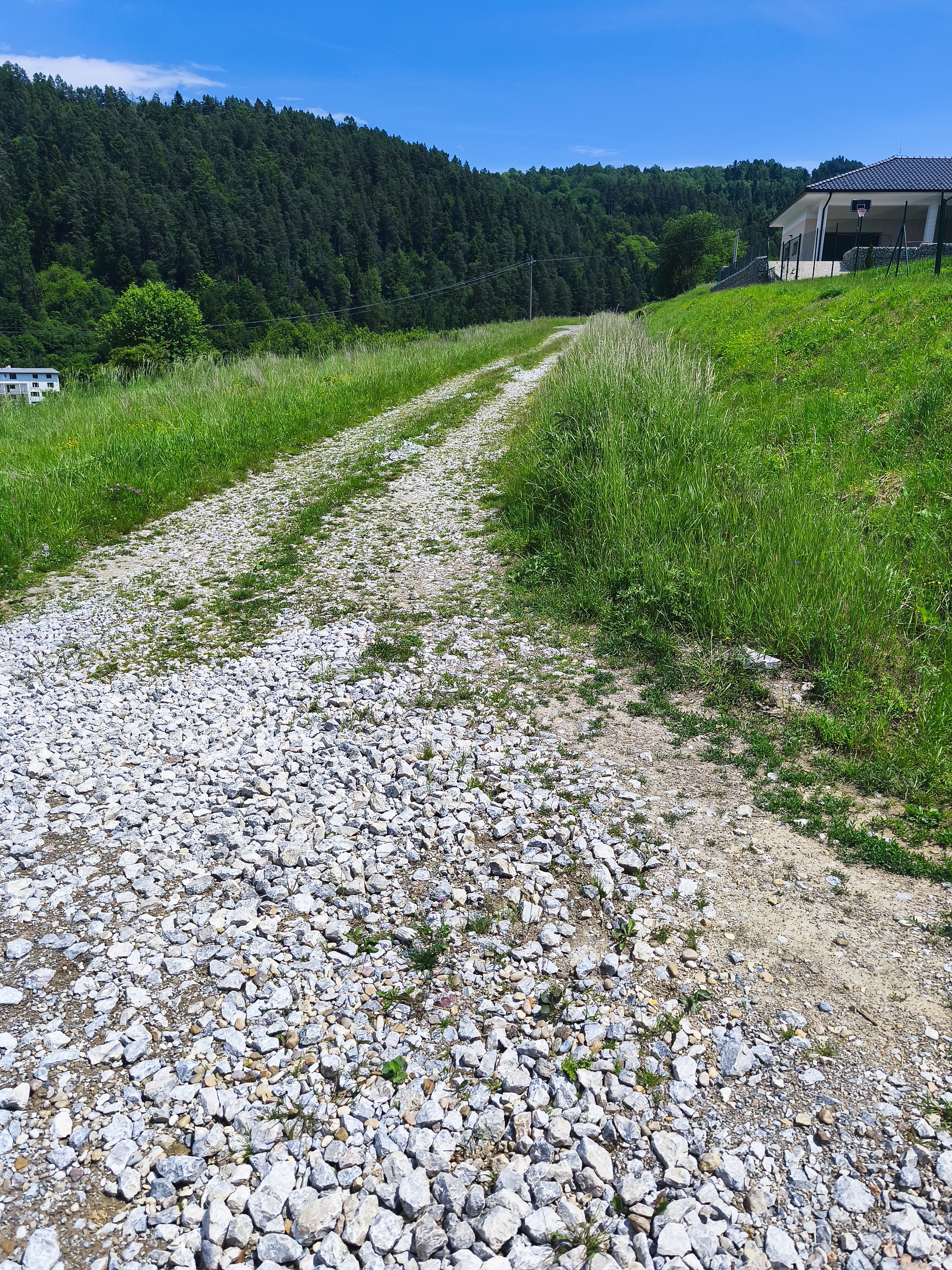 NA PREDAJ pozemok  (1.258m2) v meste Krompachy