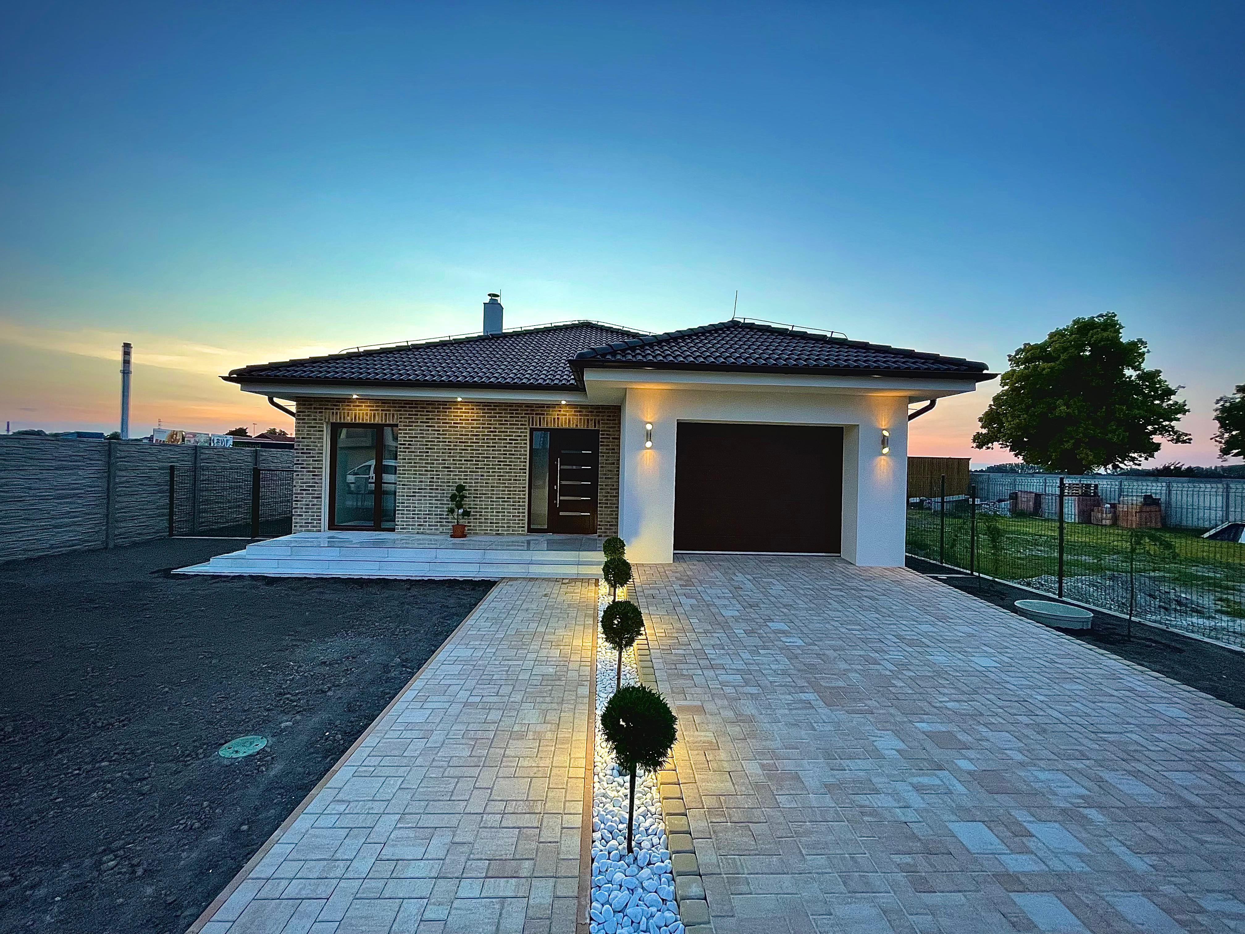 Rodinný dom s garážou - Novostavba - Dunajská Streda