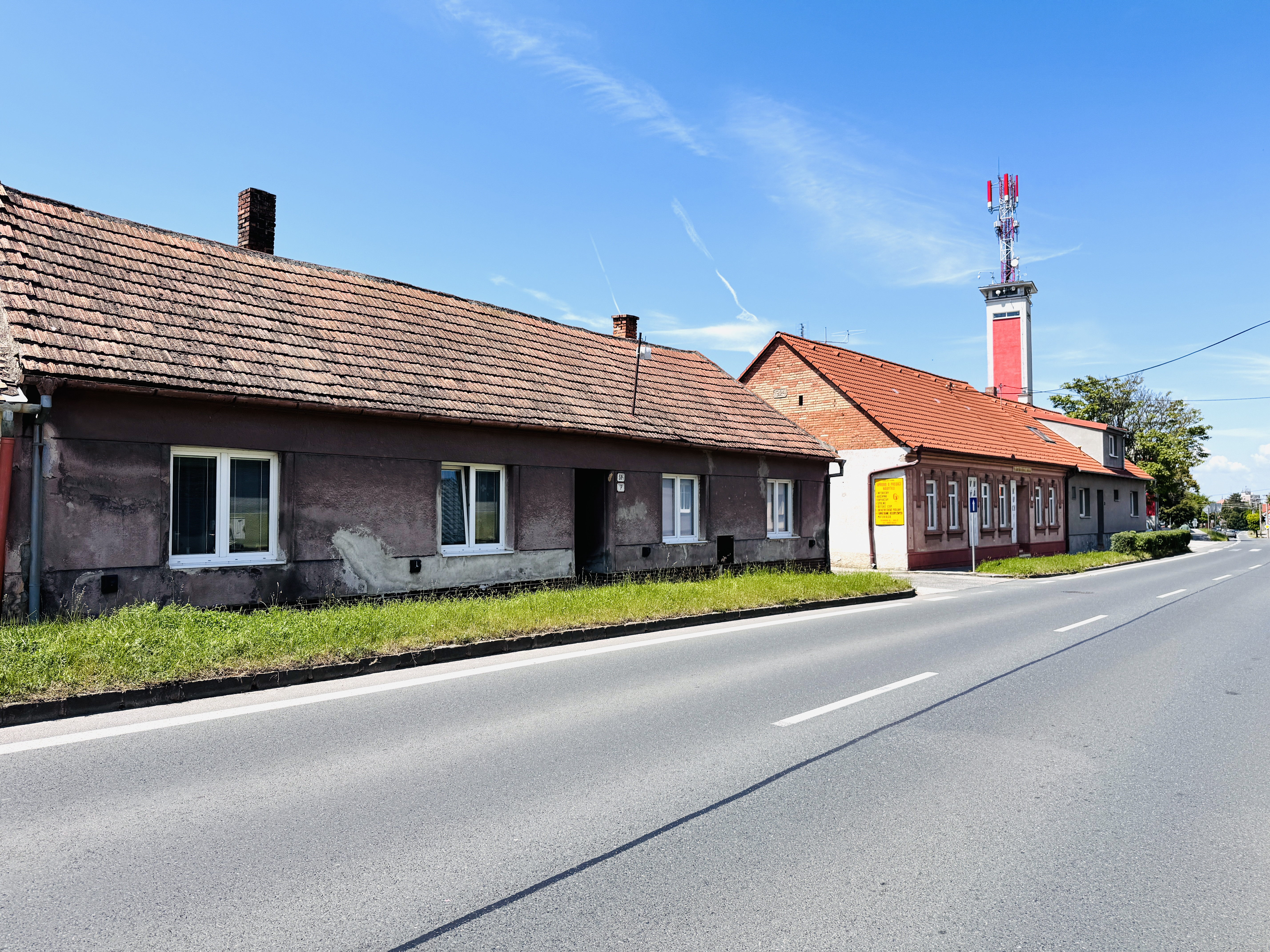 Na predaj 3-izbový rodinný dom s garážou a hospodárskymi budovami – Holíč, ul. Štúrova.