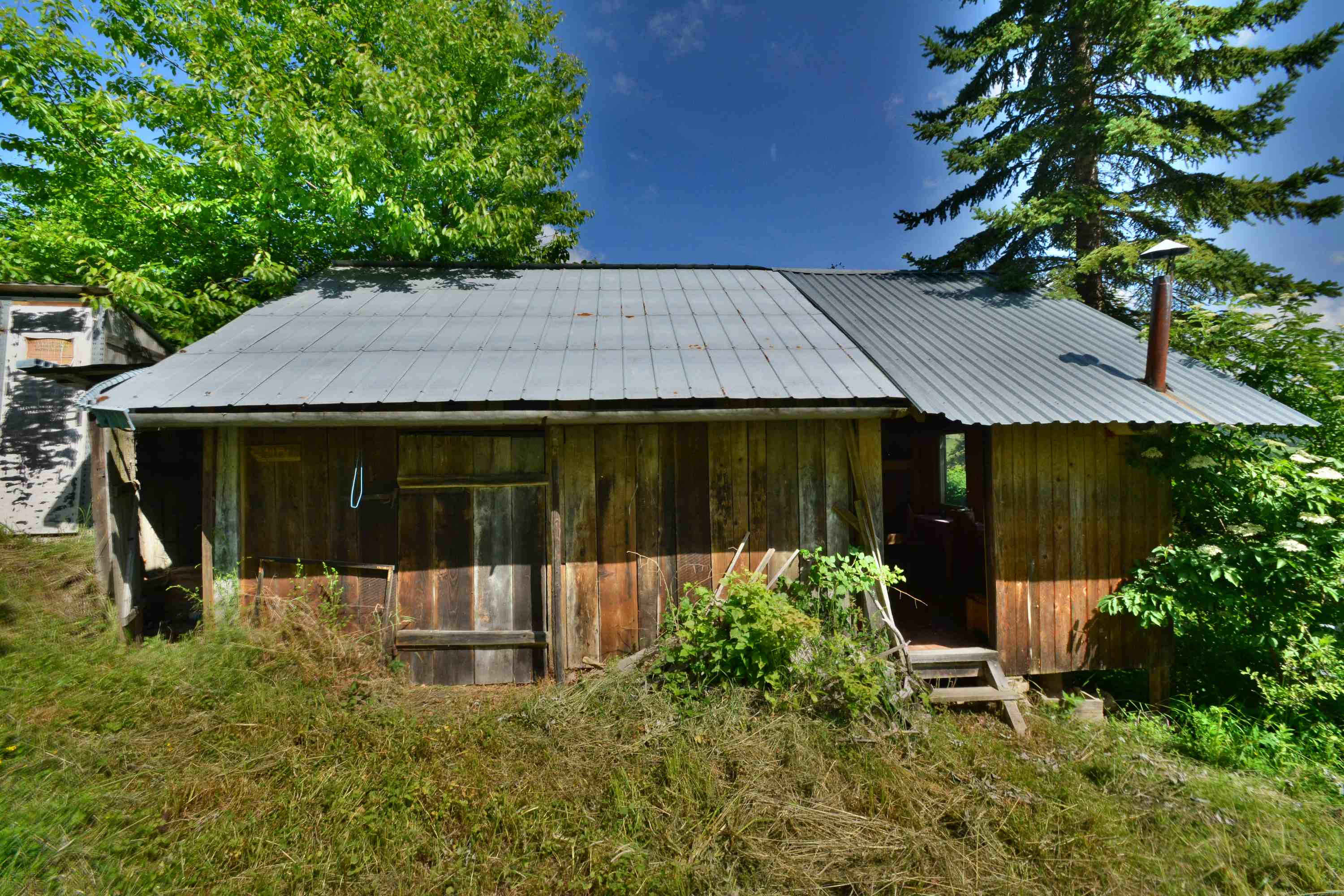 CHALUPA v obci Brutovce (okres Levoča)+ VIDEO obhliadka