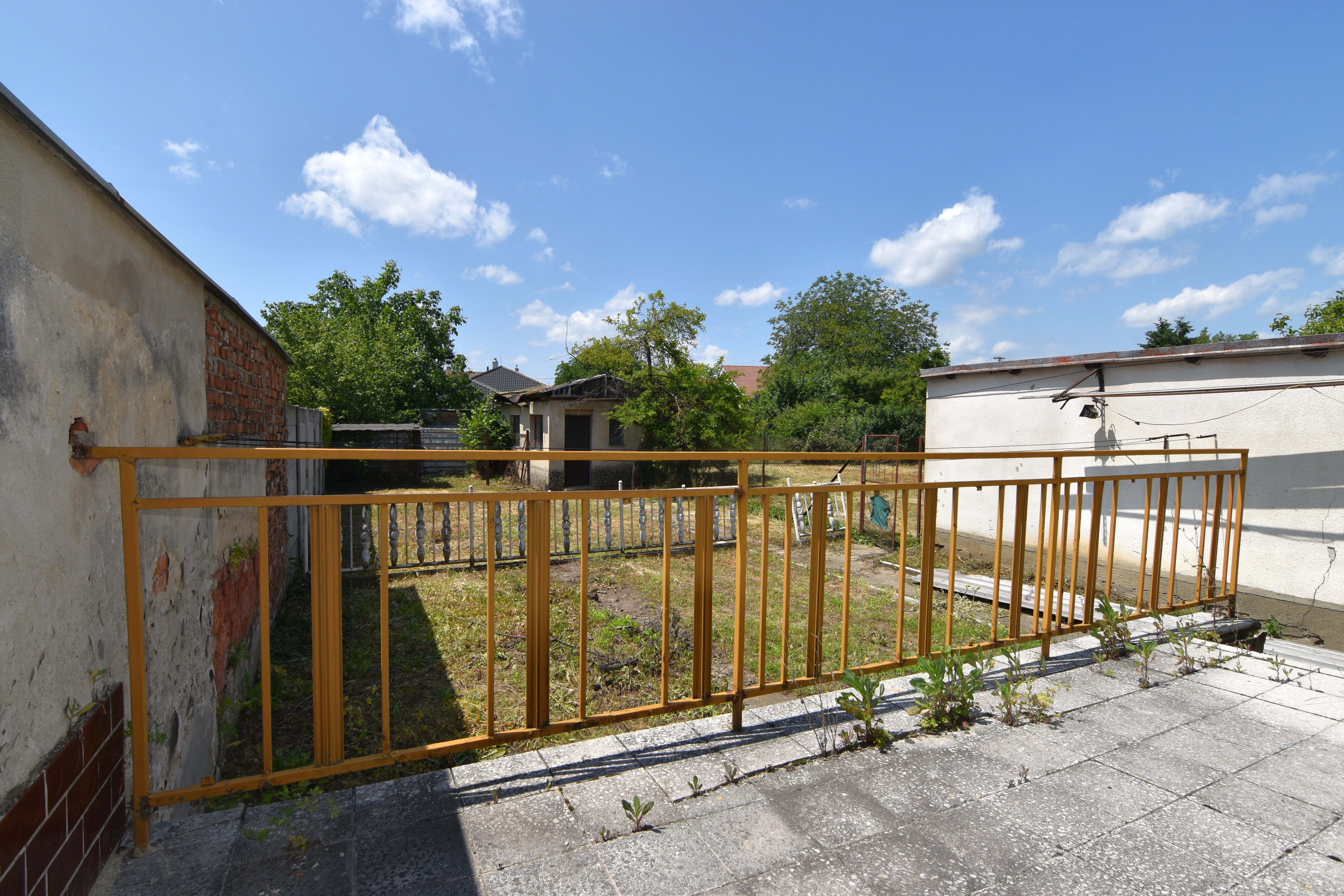 Na predaj rodinný dom s garážou v Malackách