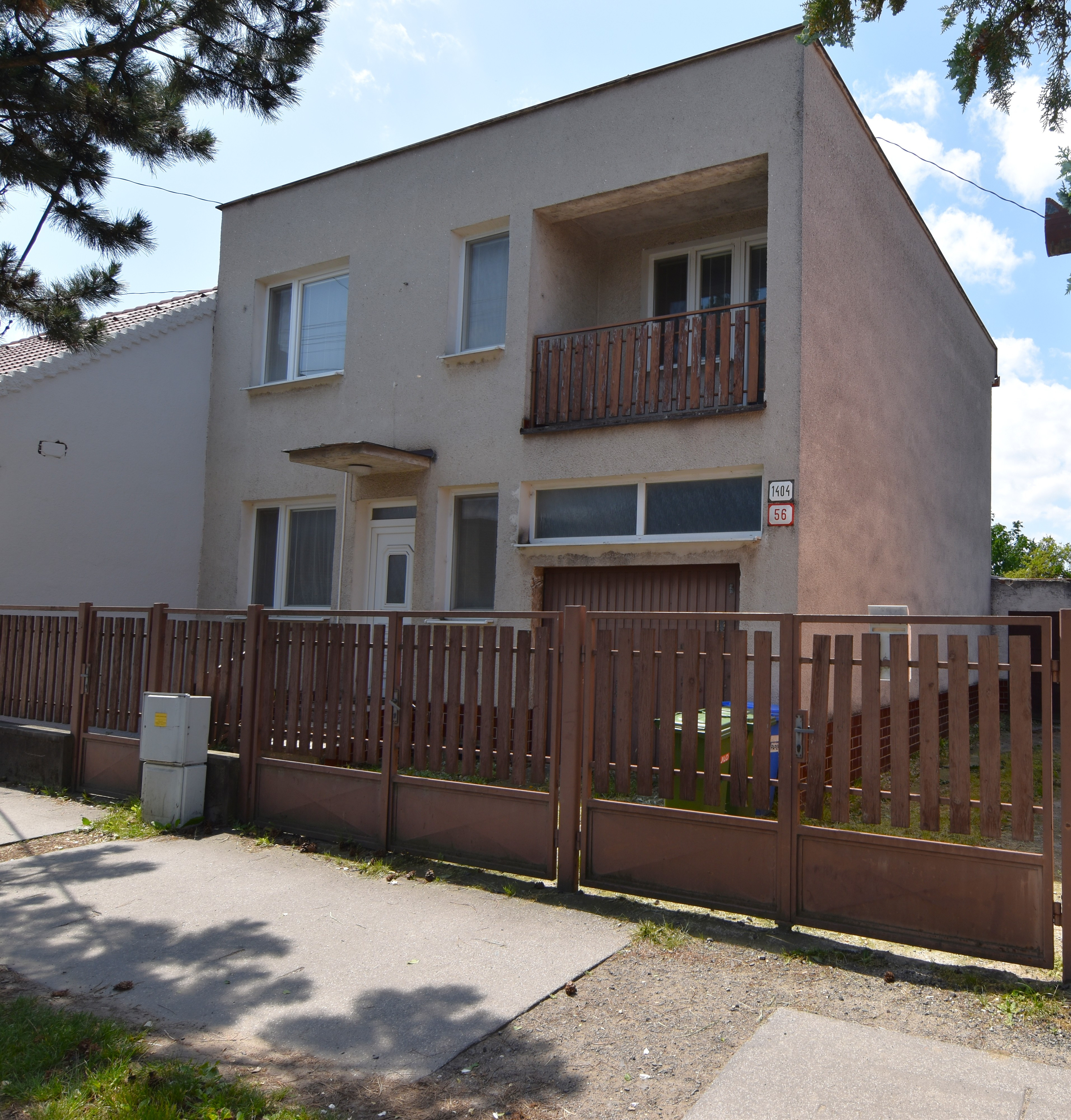 Na predaj rodinný dom s garážou v Malackách