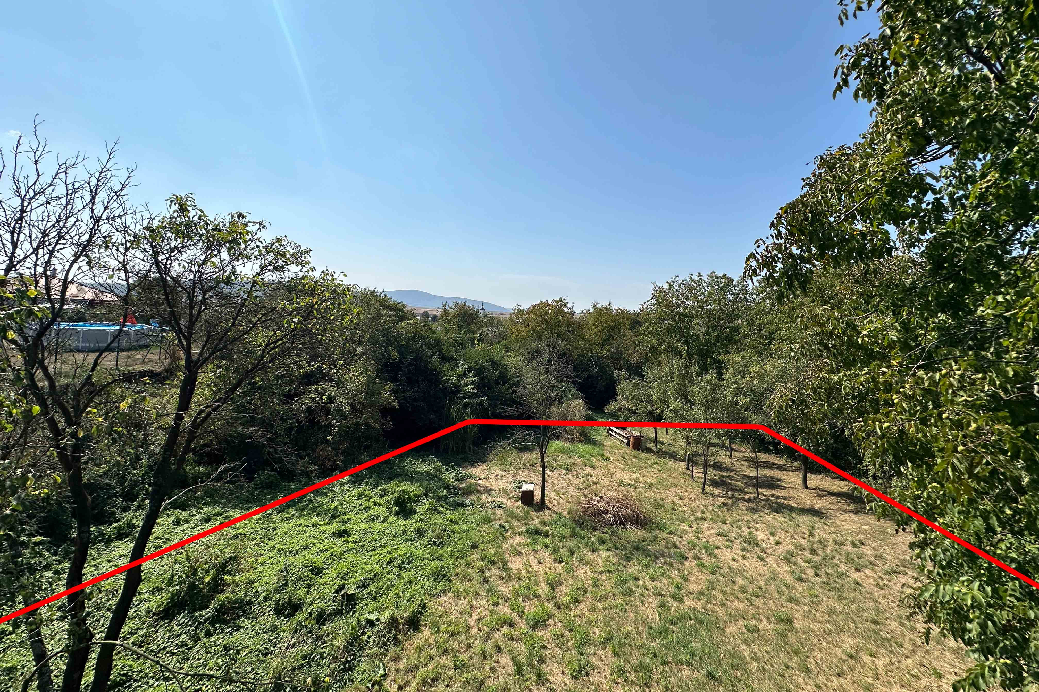 NA PREDAJ pozemok s výhľadmi a potenciálom, Bošáca (1241 m²)