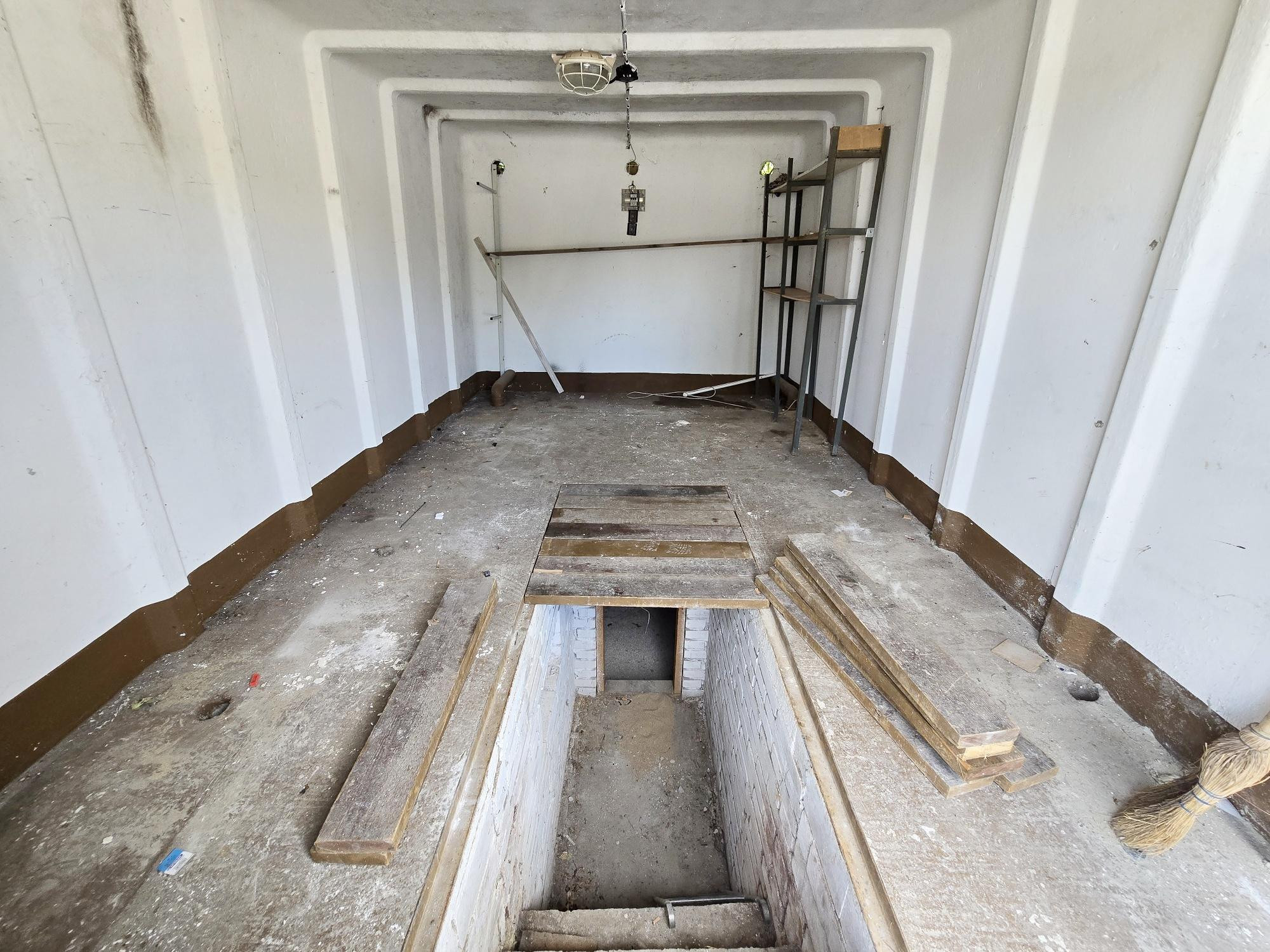 PREDAJ - Garáž, ul. Banská, NMnV