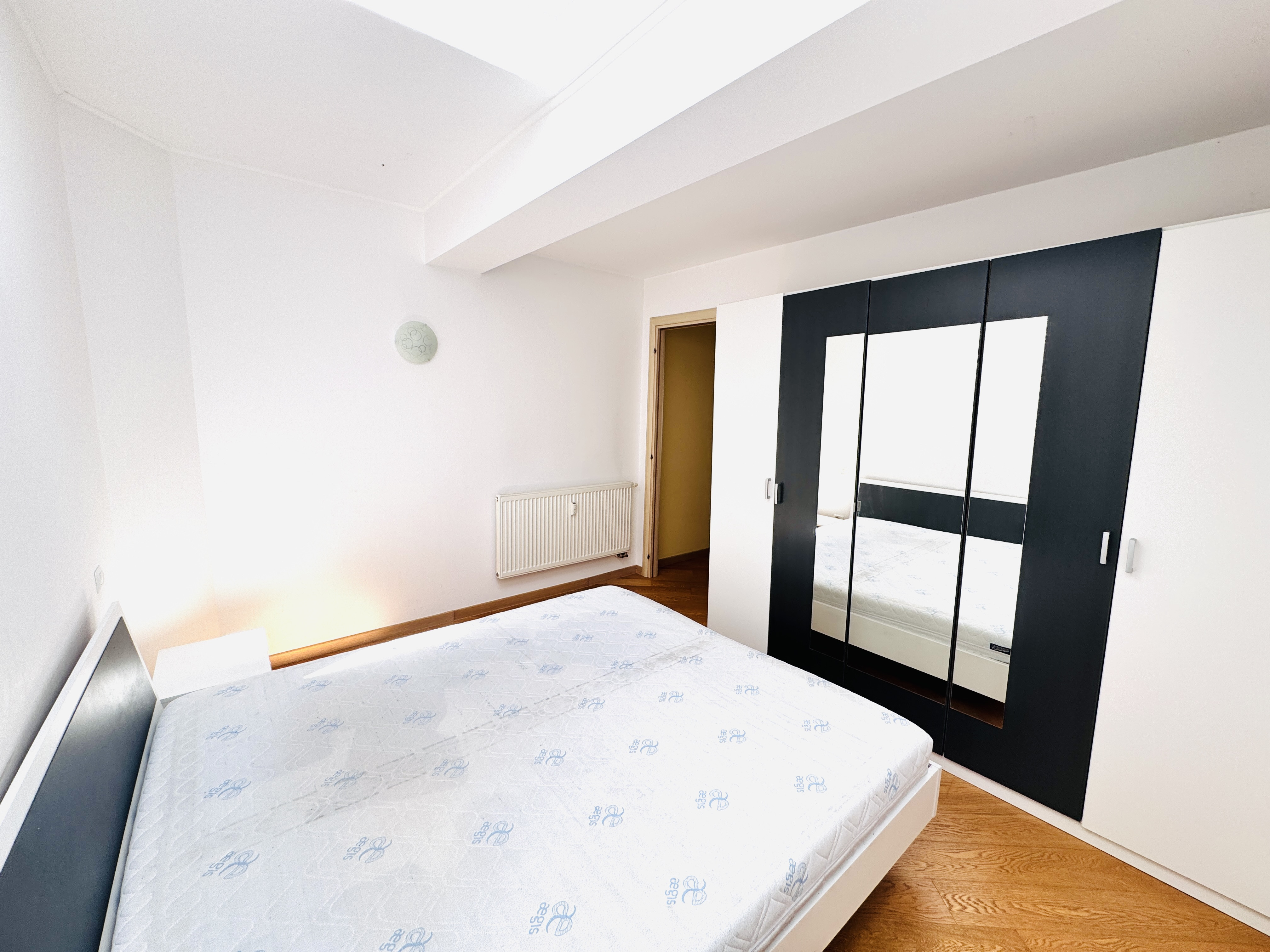 NA PREDAJ  svetlý  2-izbový podkrovný byt v centre Skalice – Potočná ulica.