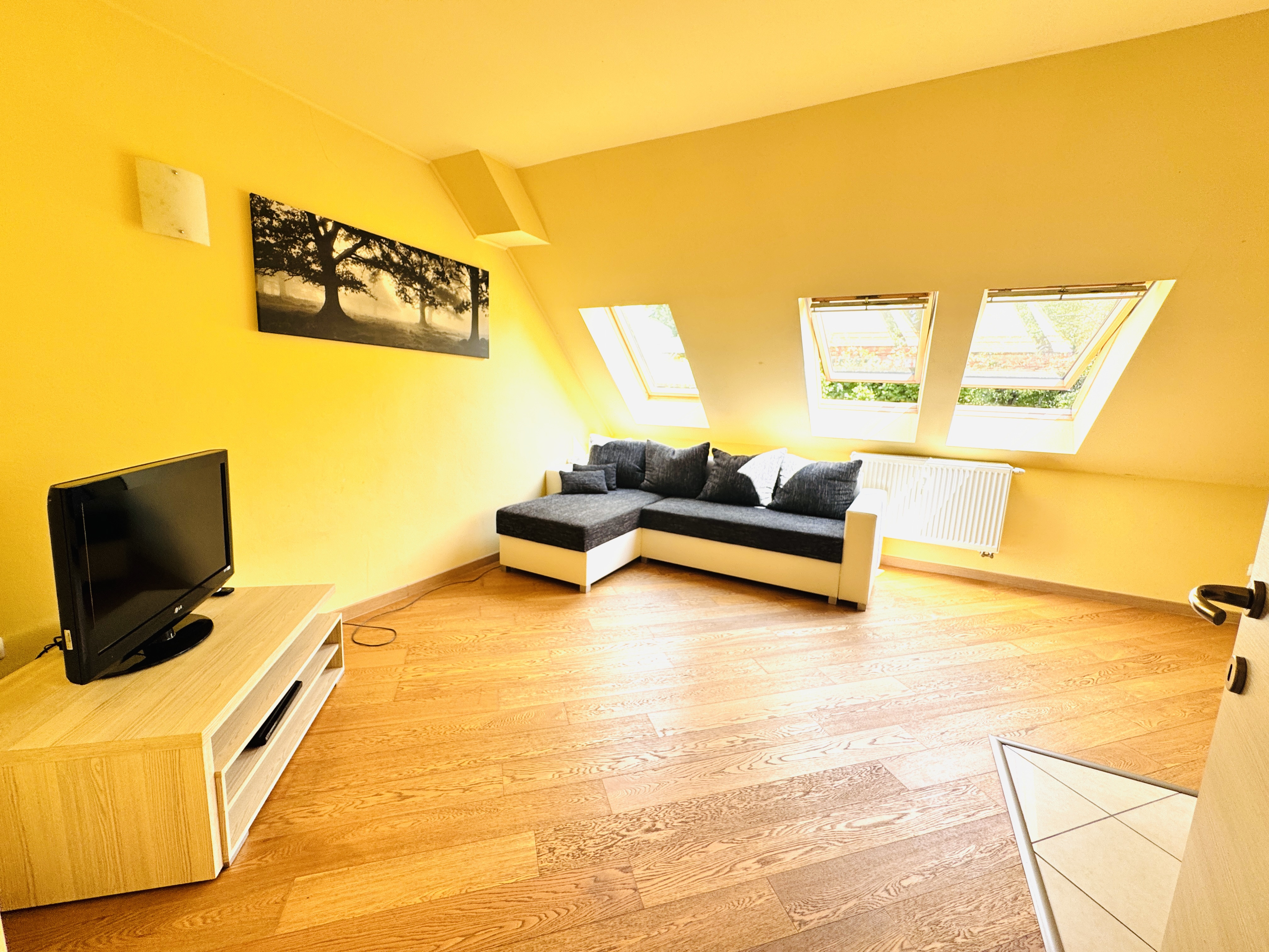 NA PREDAJ  svetlý  2-izbový podkrovný byt v centre Skalice – Potočná ulica.