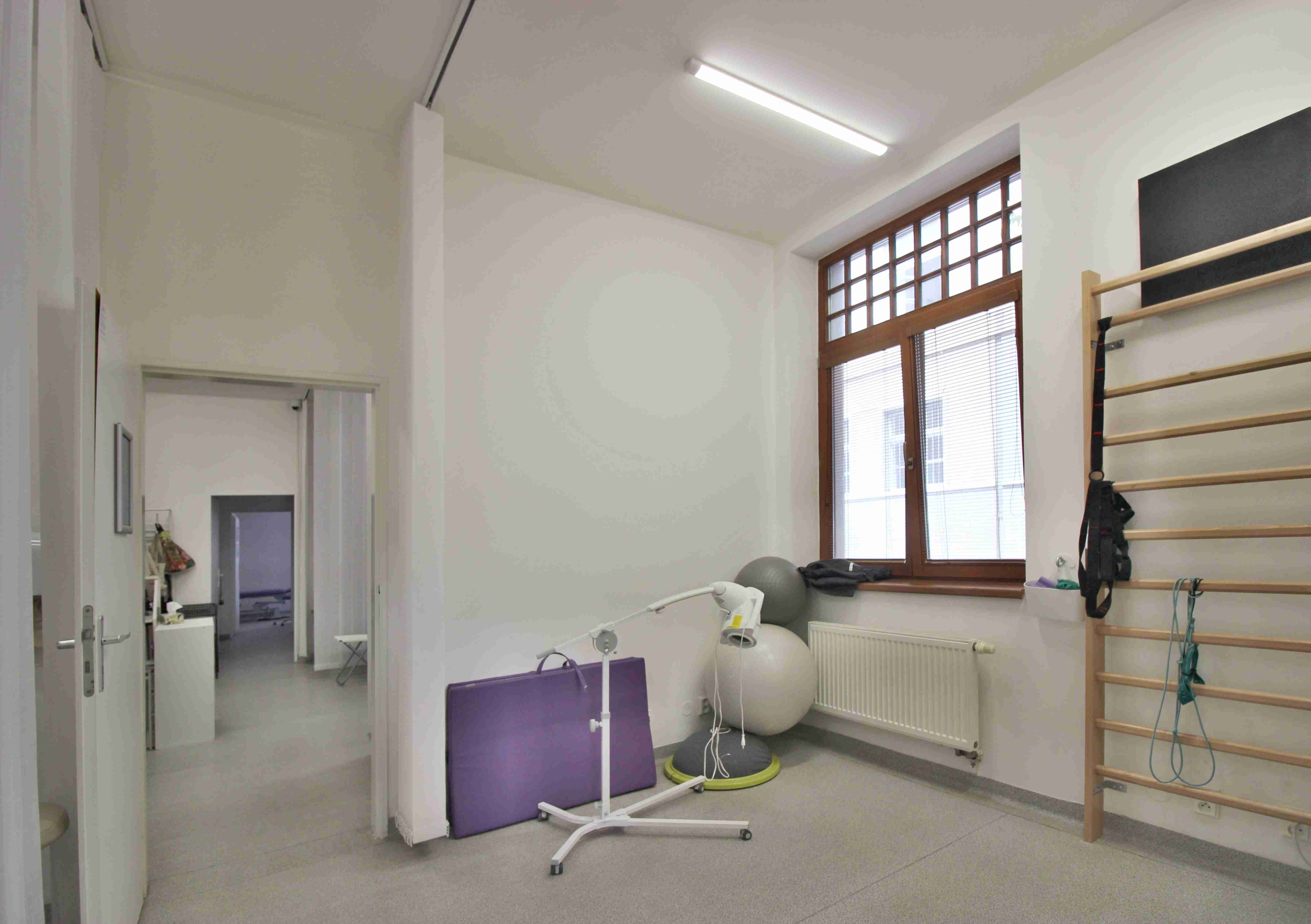 PRENÁJOM ambulancia/služby 101,10m2, Piešťany, Winterova ul.