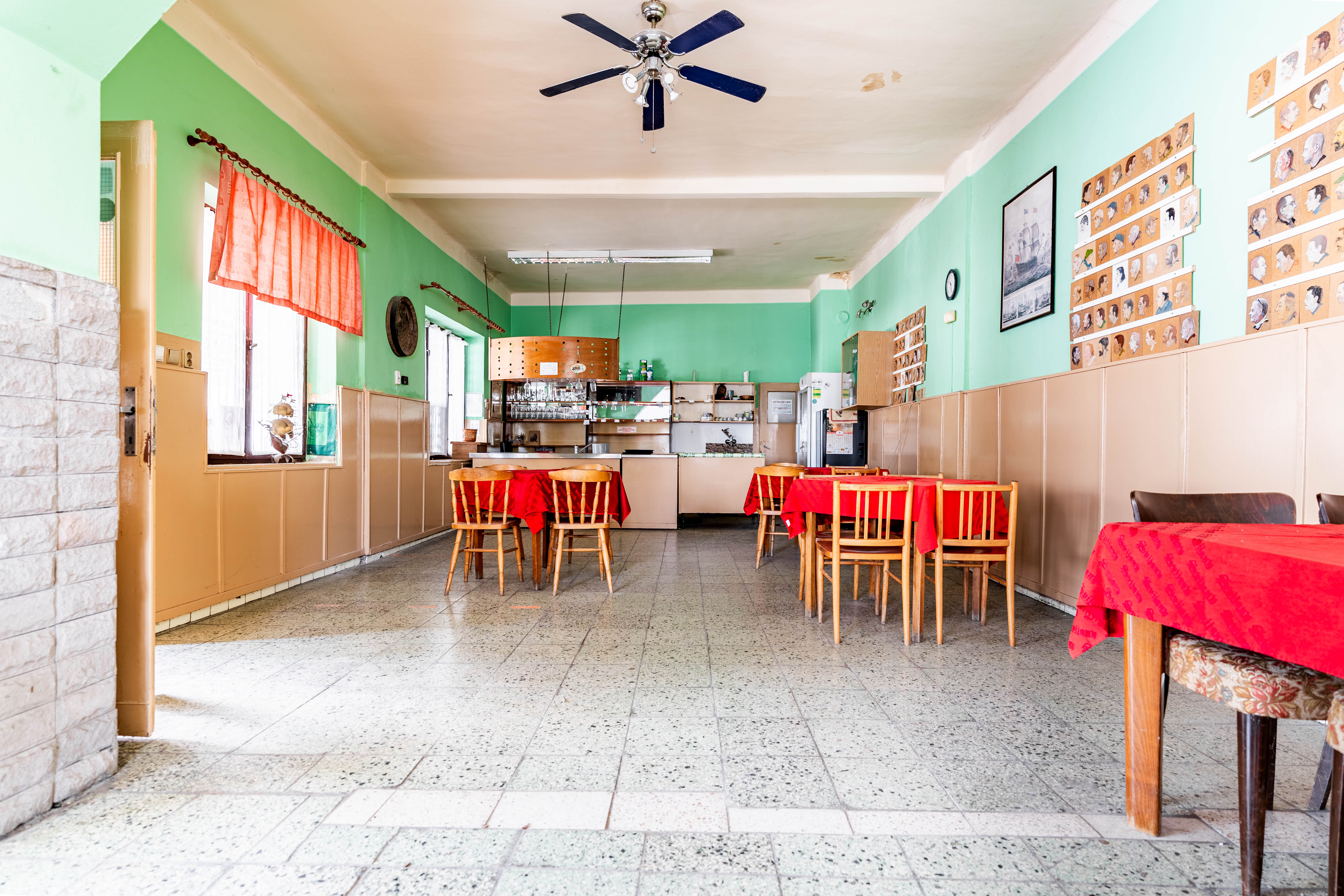 Na predaj zabehnutá krčma s tradíciou vo Vojke nad Dunajom