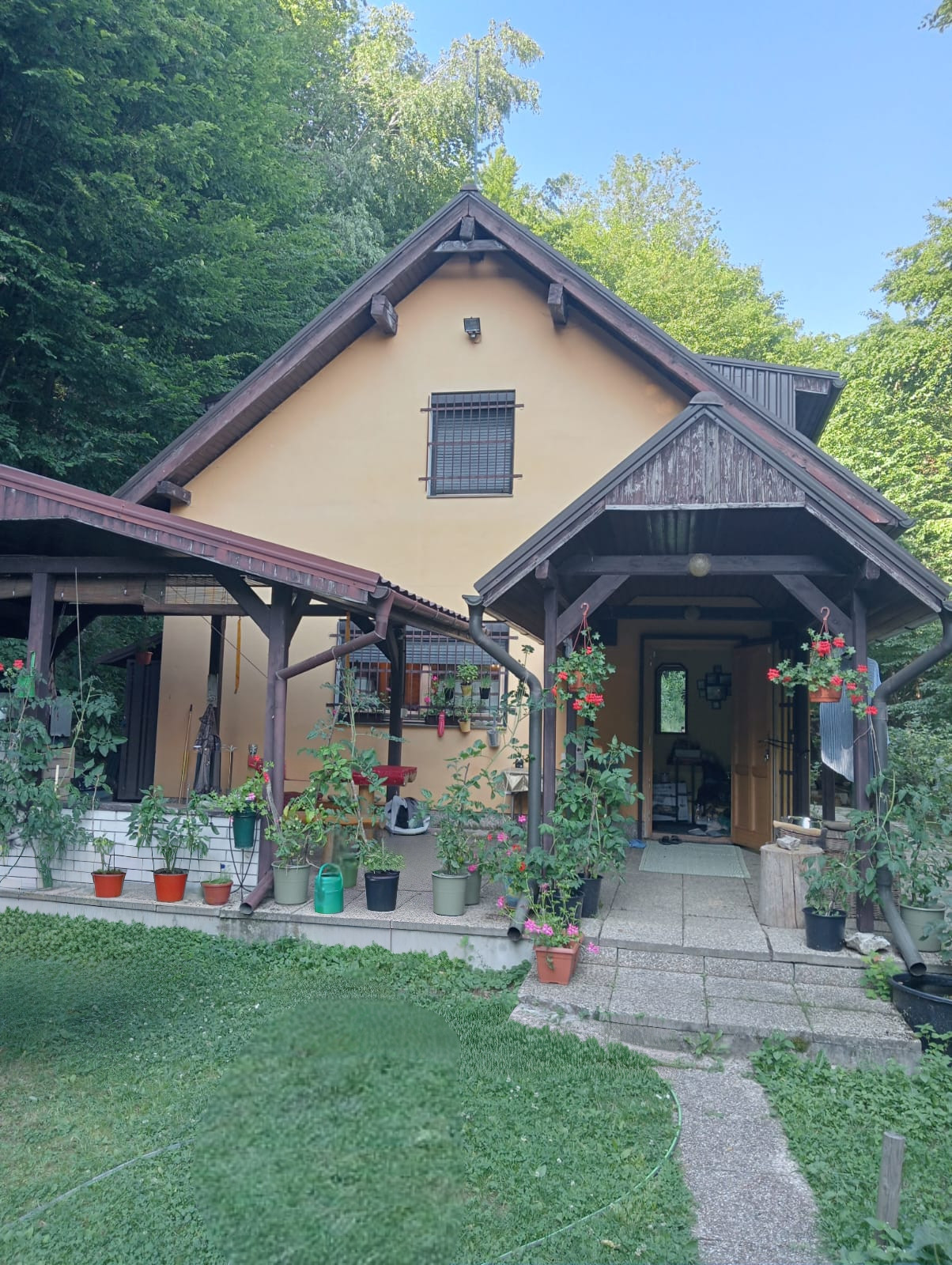 Na predaj celoročne obývateľná chata  - Ružín