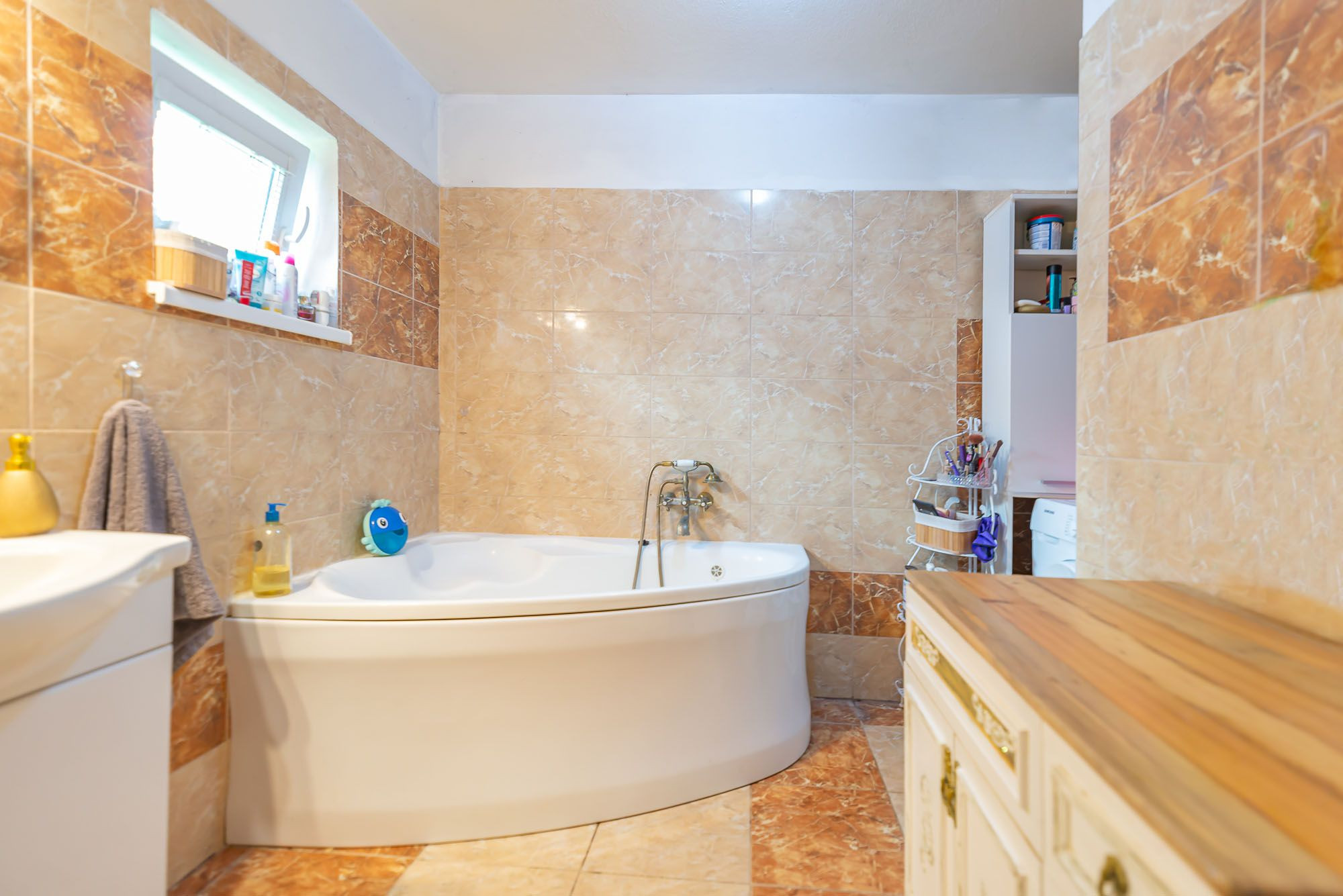 🏡 PREDAJ rodinného domu s veľkým pozemkom – Hrušové