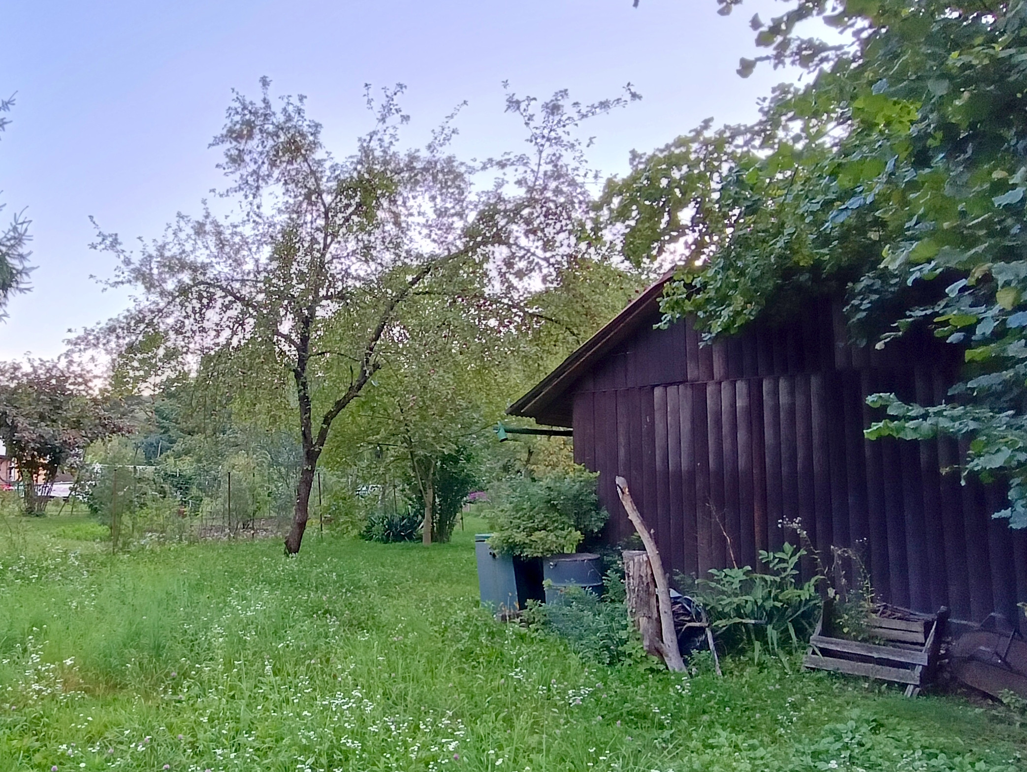 PREDAJ záhrady za Ťahanovským tunelom s chatkou