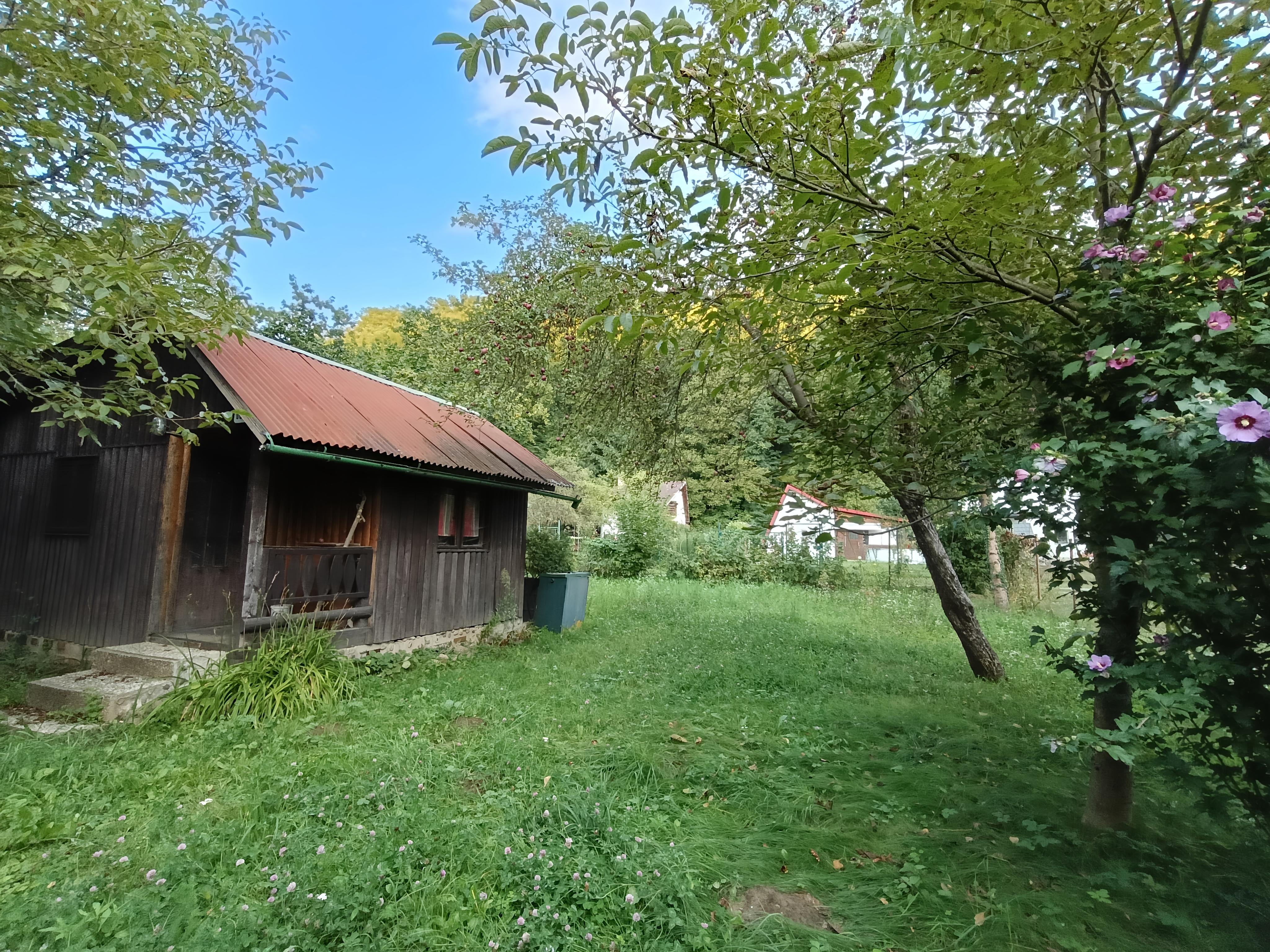 PREDAJ záhrady za Ťahanovským tunelom s chatkou