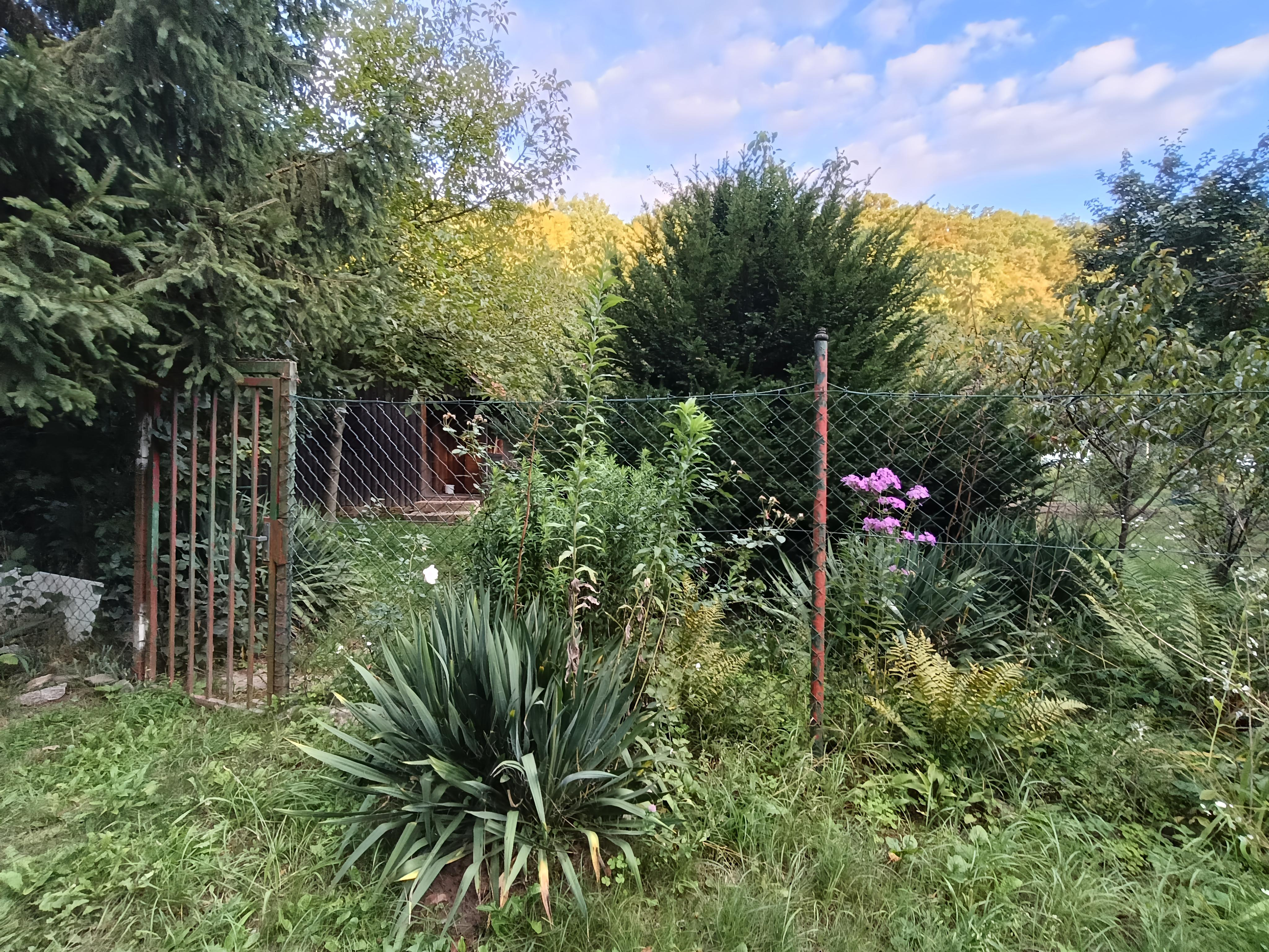 PREDAJ záhrady za Ťahanovským tunelom s chatkou