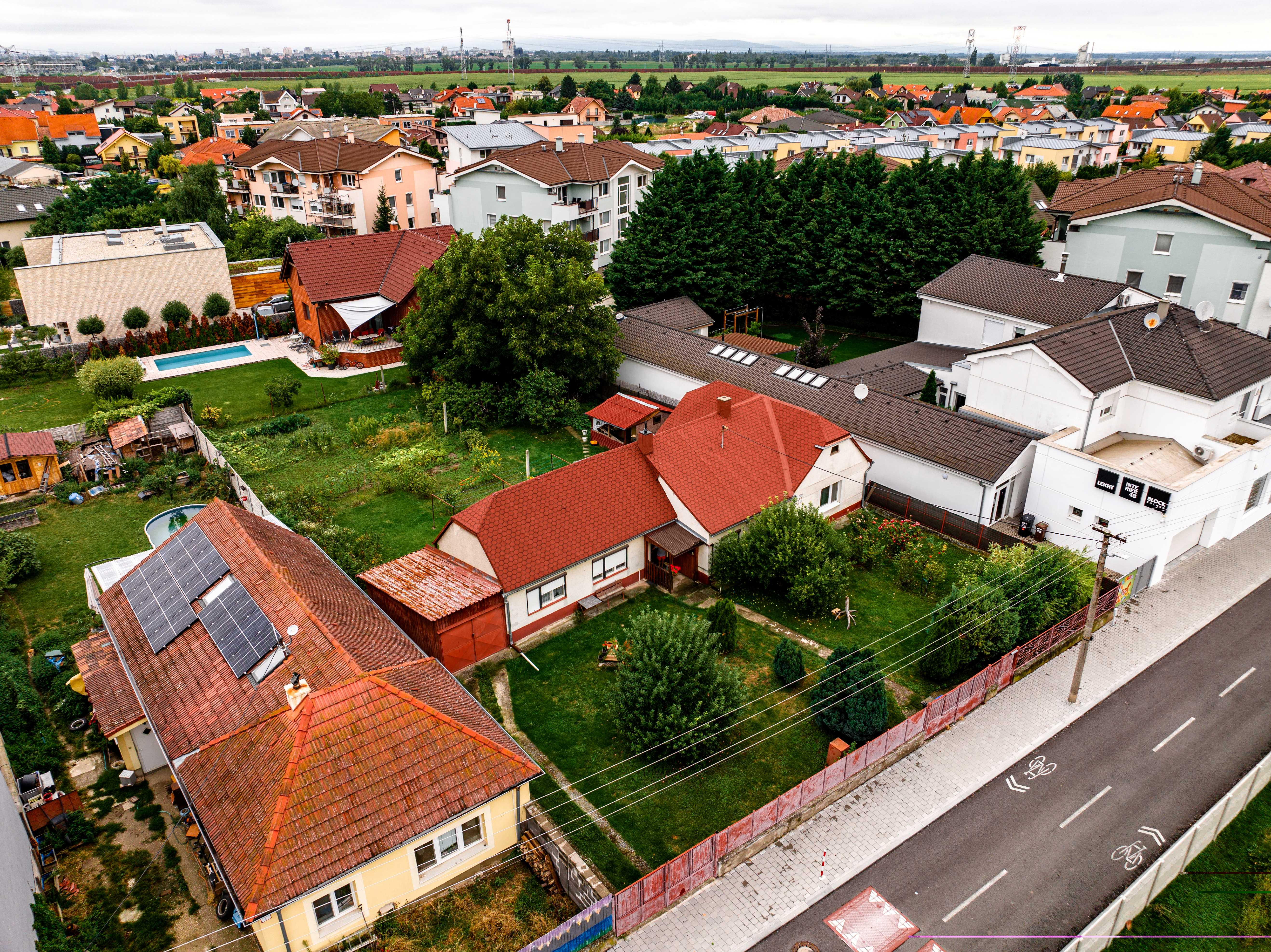 5 izbový RD s veľkým nádherným pozemkom na predaj v Rovinke