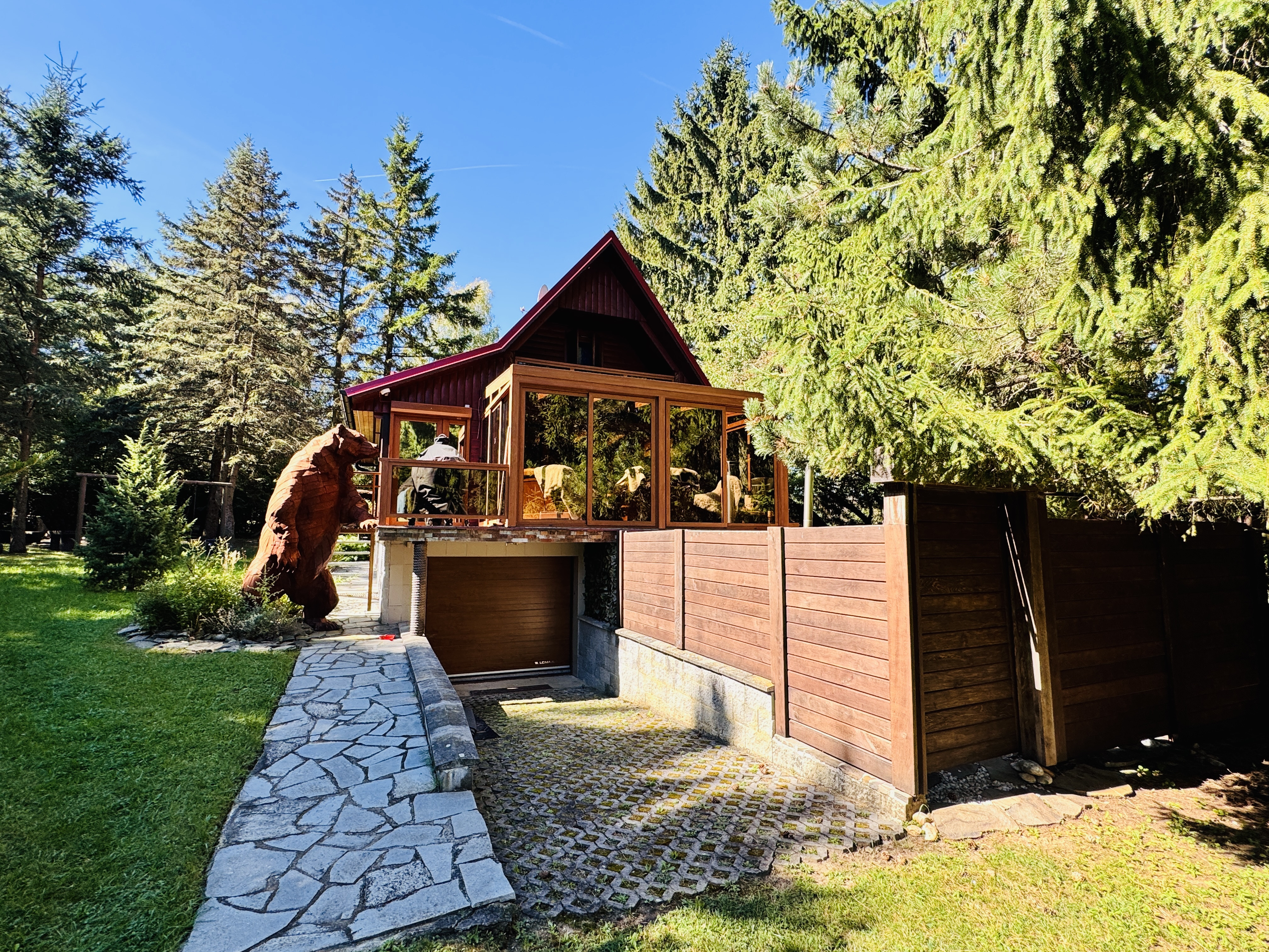 Na predaj rekreačná chata v srdci Skalických hôr .