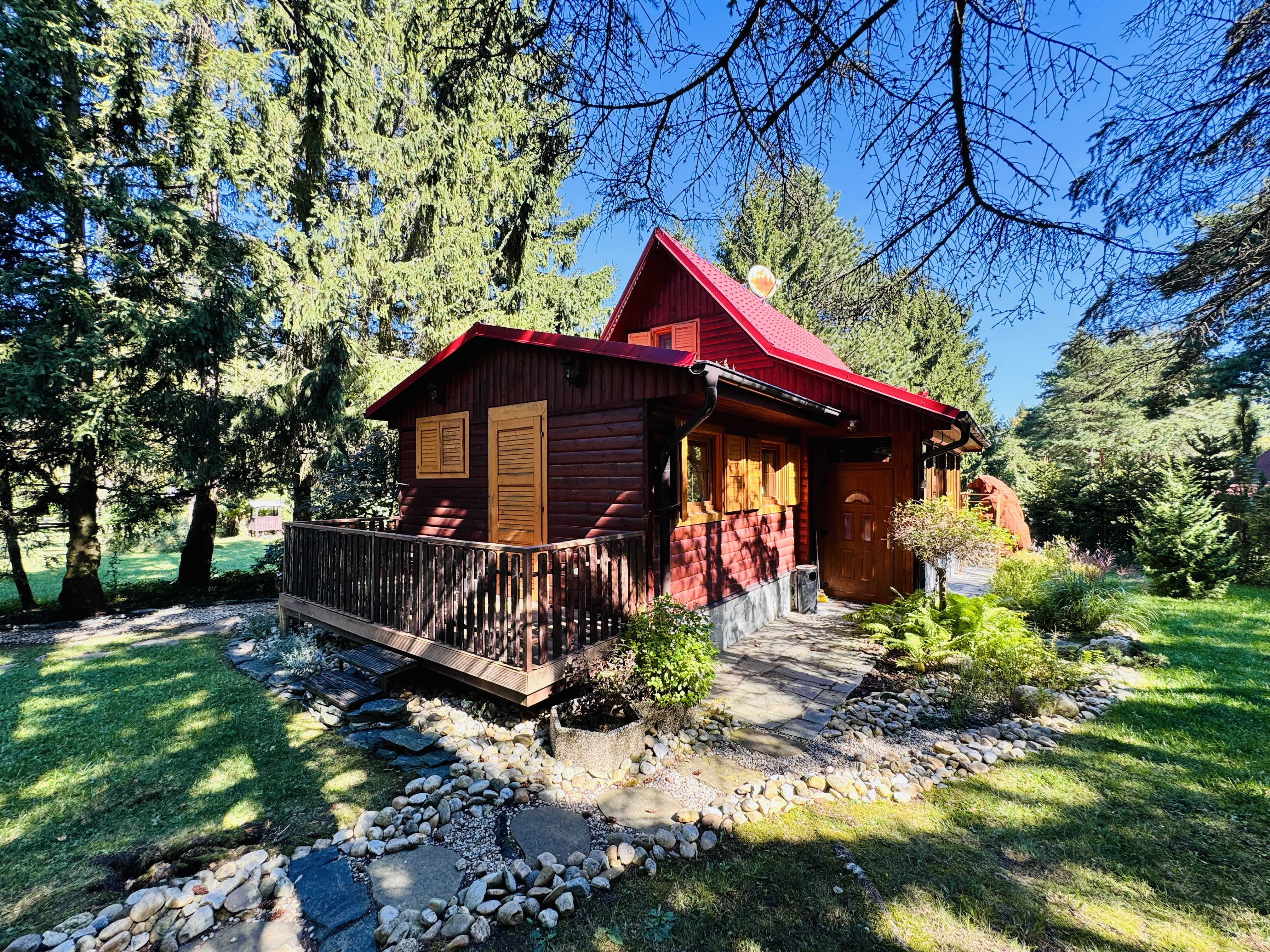 Na predaj rekreačná chata v srdci Skalických hôr .