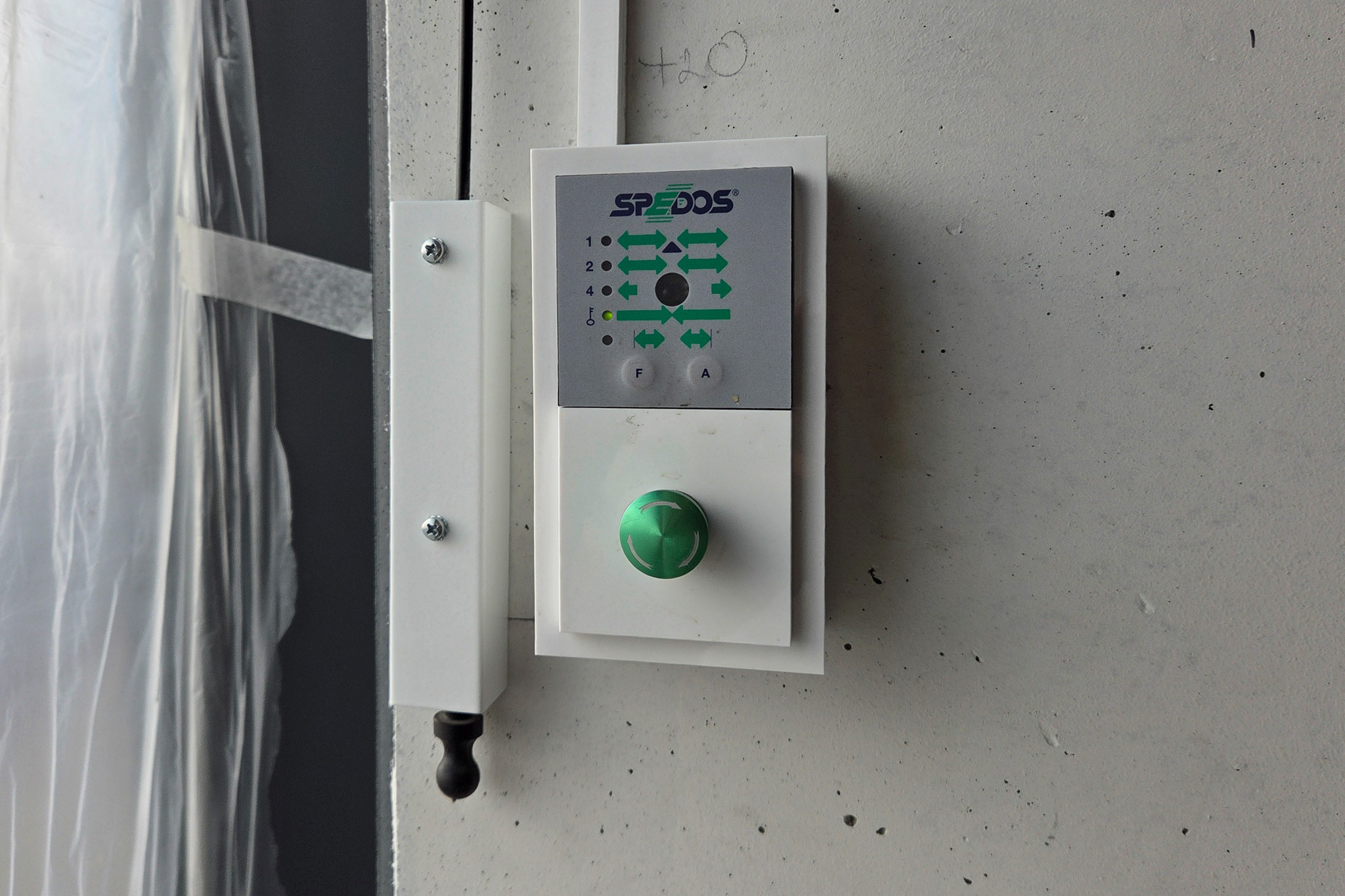 Spišská Nová Ves -obchodný priestor 300m2 NA PRENÁJOM+video