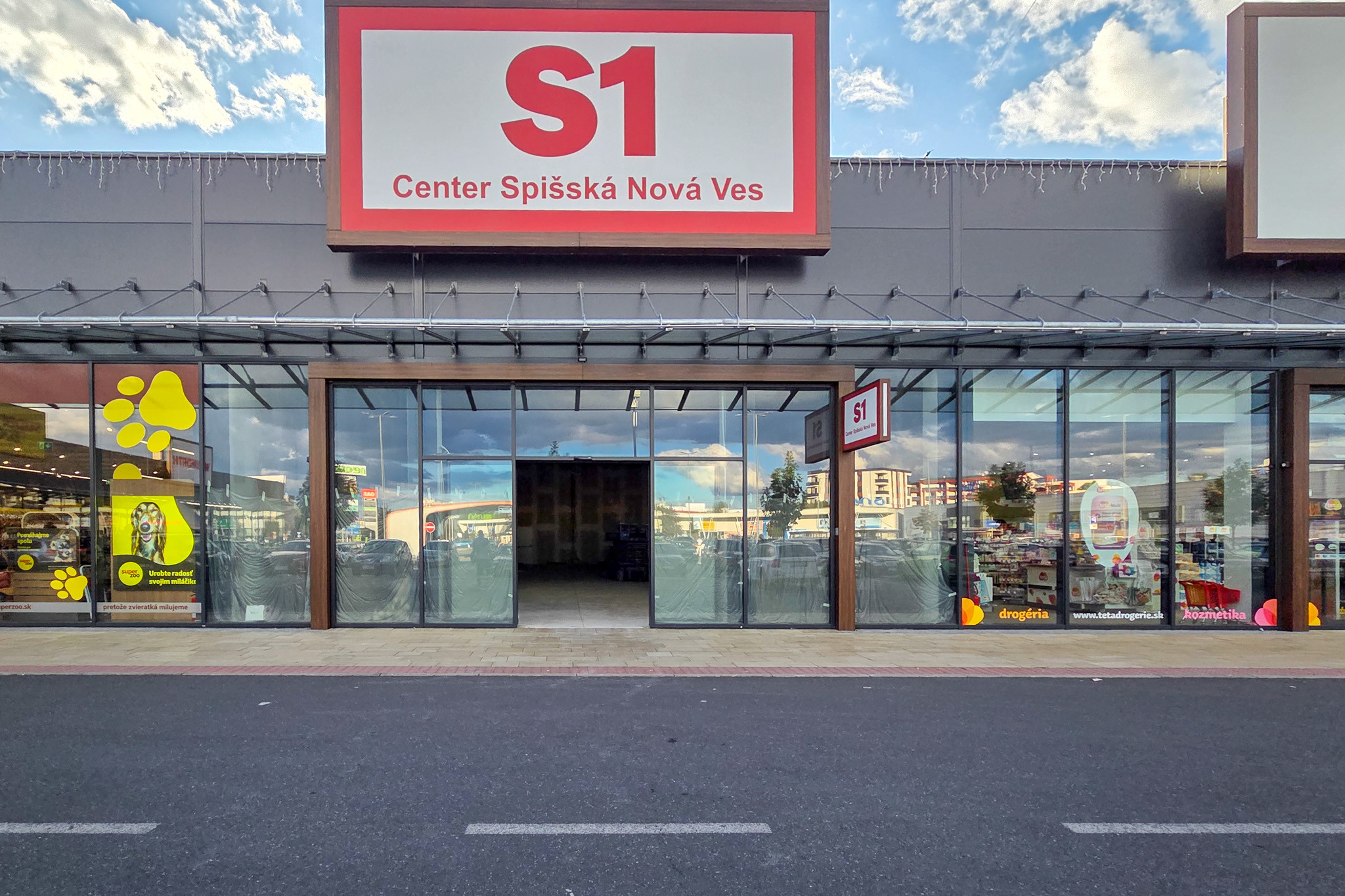 Spišská Nová Ves -obchodný priestor 300m2 NA PRENÁJOM+video