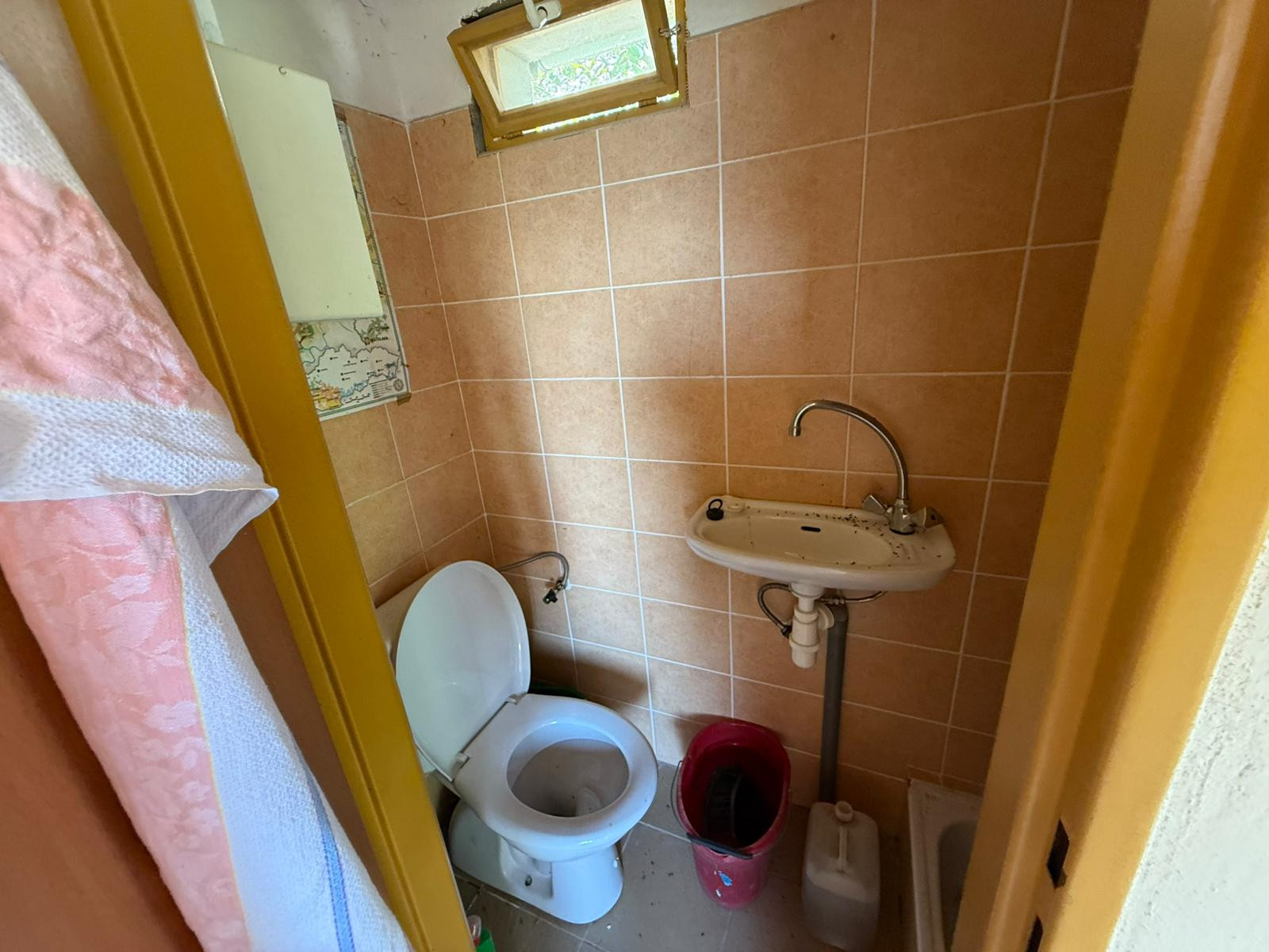 Romantická záhrada s panoramatickým výhľadom na Modru 🌿