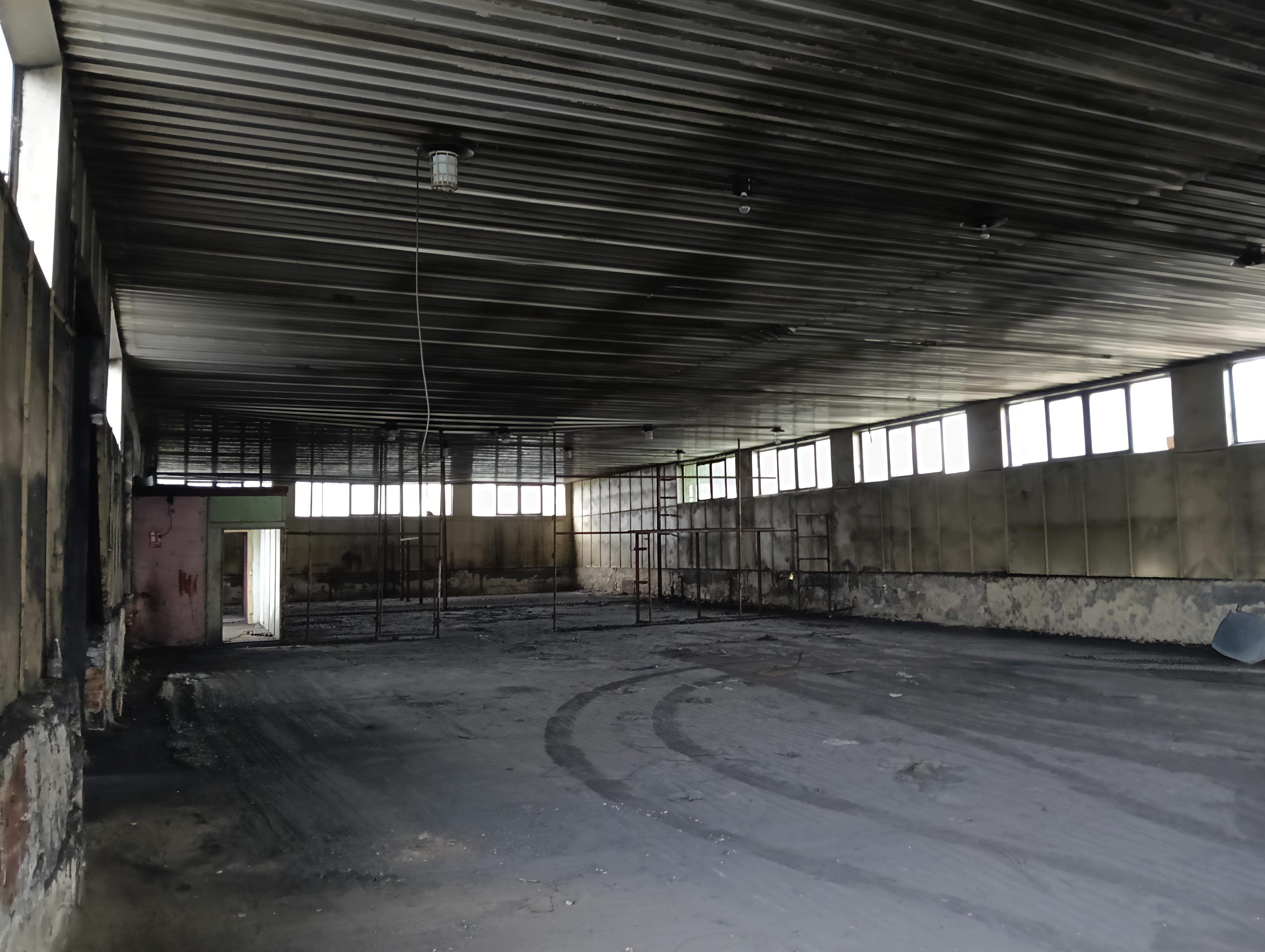 Čiastočne zateplená hala v stráženom objekte na prenájom