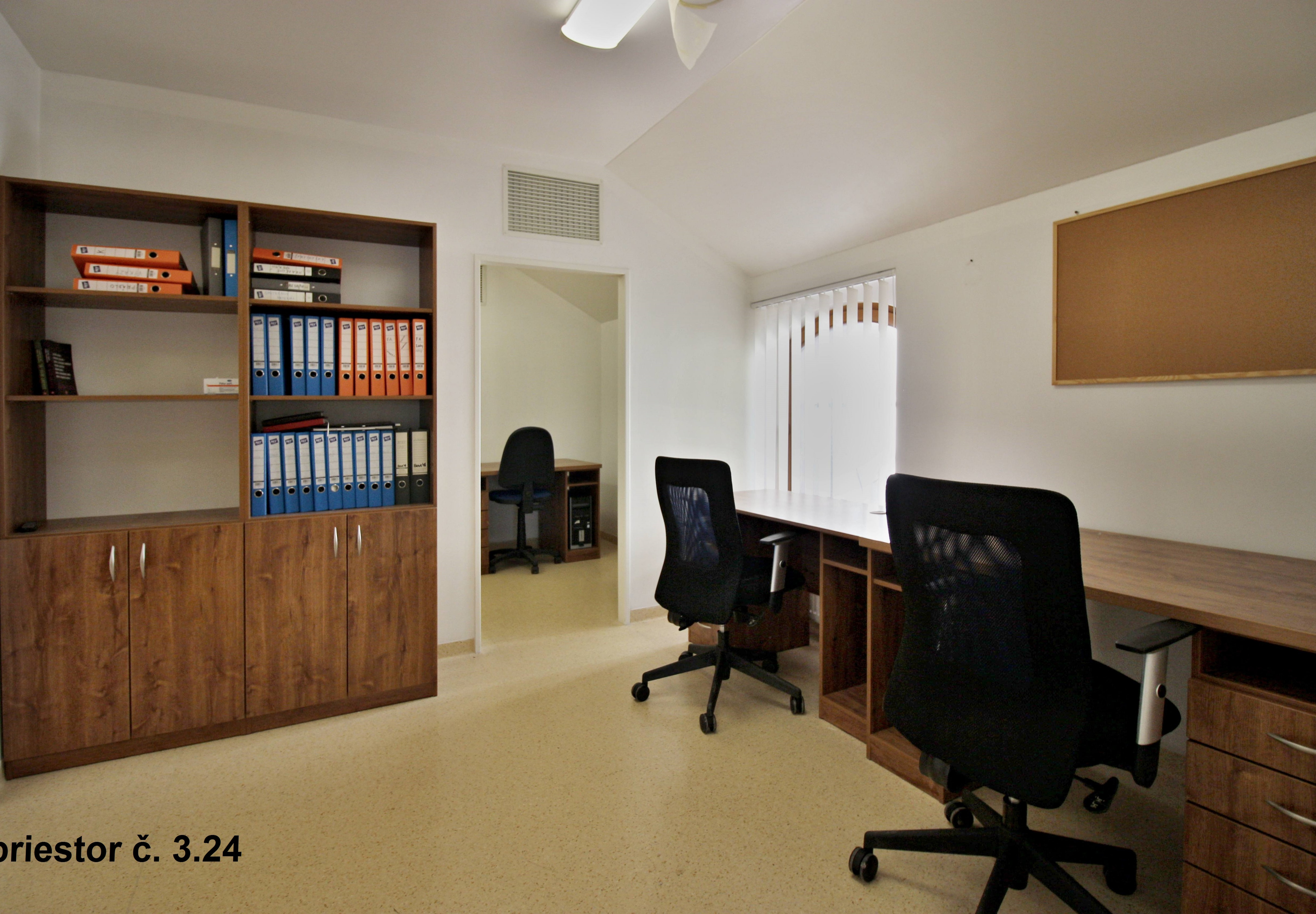 PRENÁJOM ambulancia/služby 36,10 m2, Piešťany, Winterova ul.