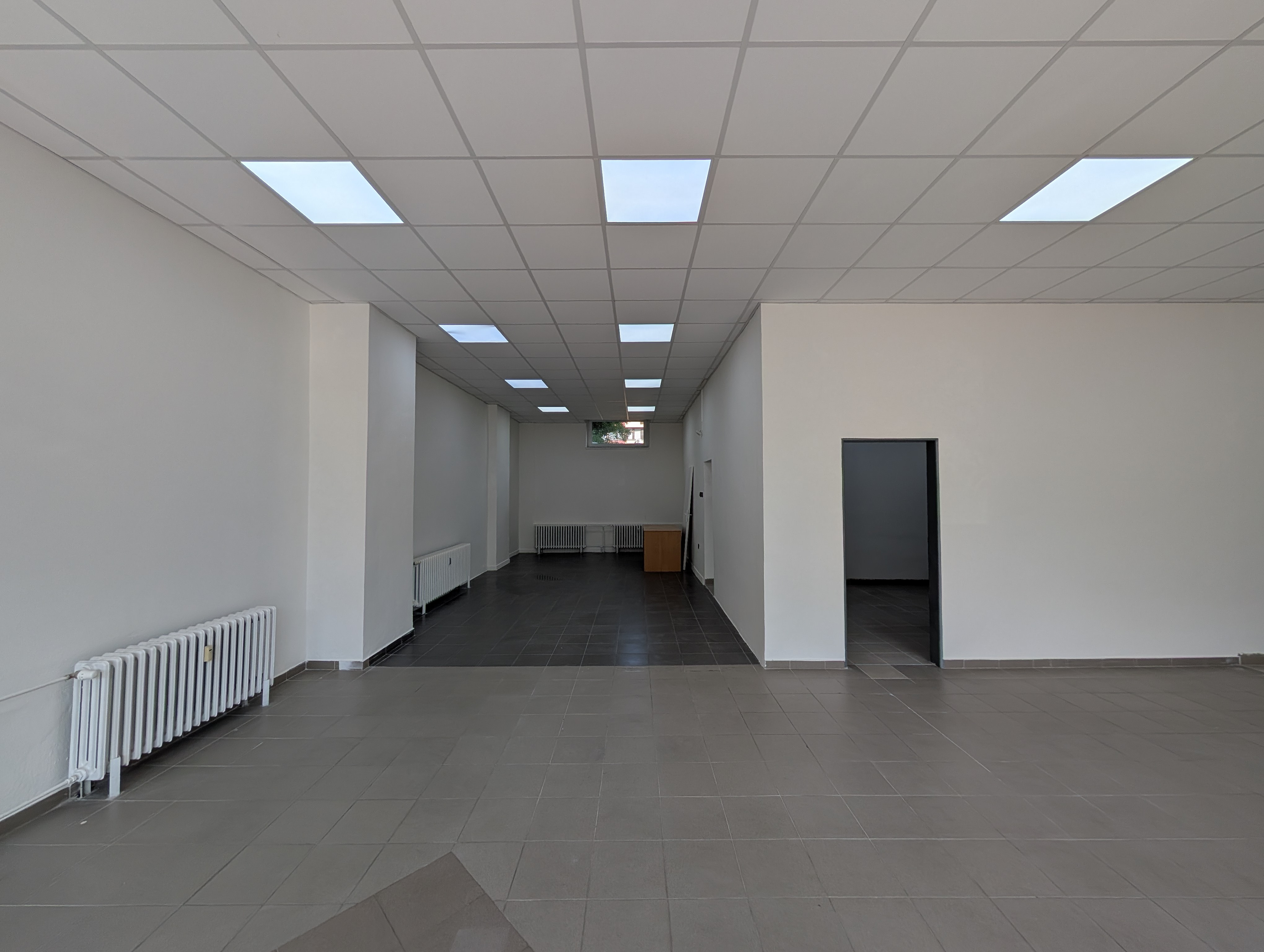 PRENÁJOM: Obchodný priestor 158 m2 v centre Petržalky (Strečnianska)