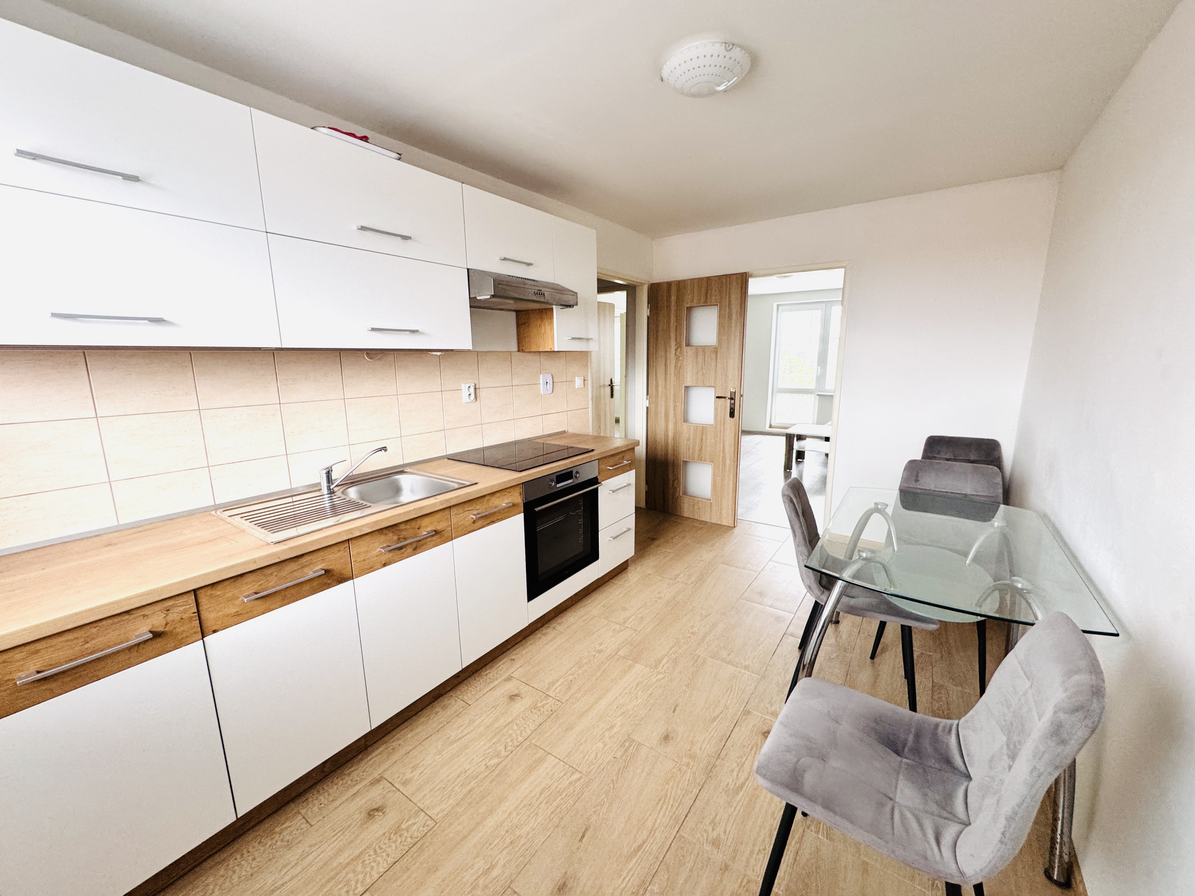 Na prenájom 2-izbový zariadený byt v Holíči – ul. Sasinkova.