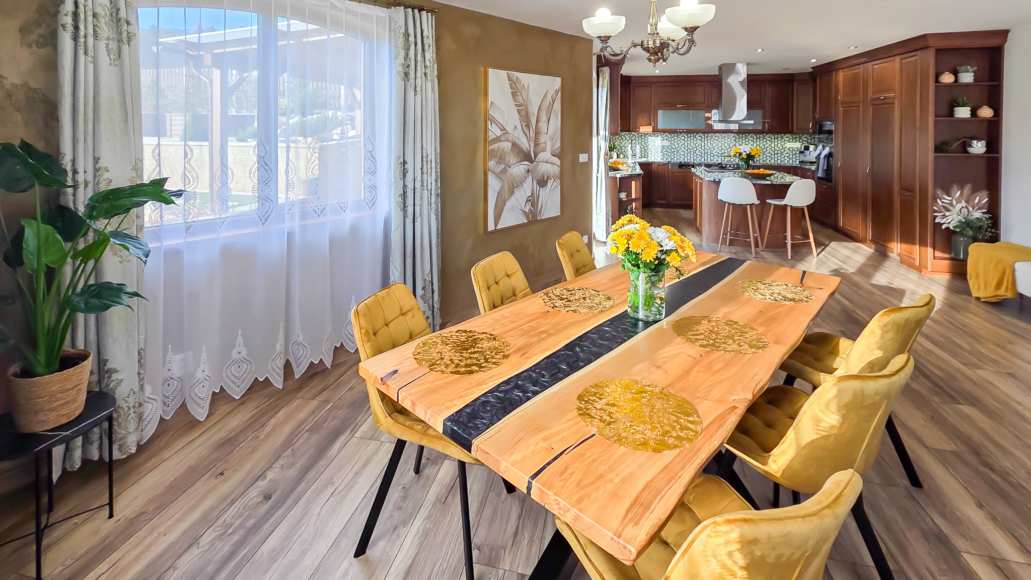 SPIŠSKÝ HRHOV- EXKLUZÍVNY rodinný dom s PROFI záhradou