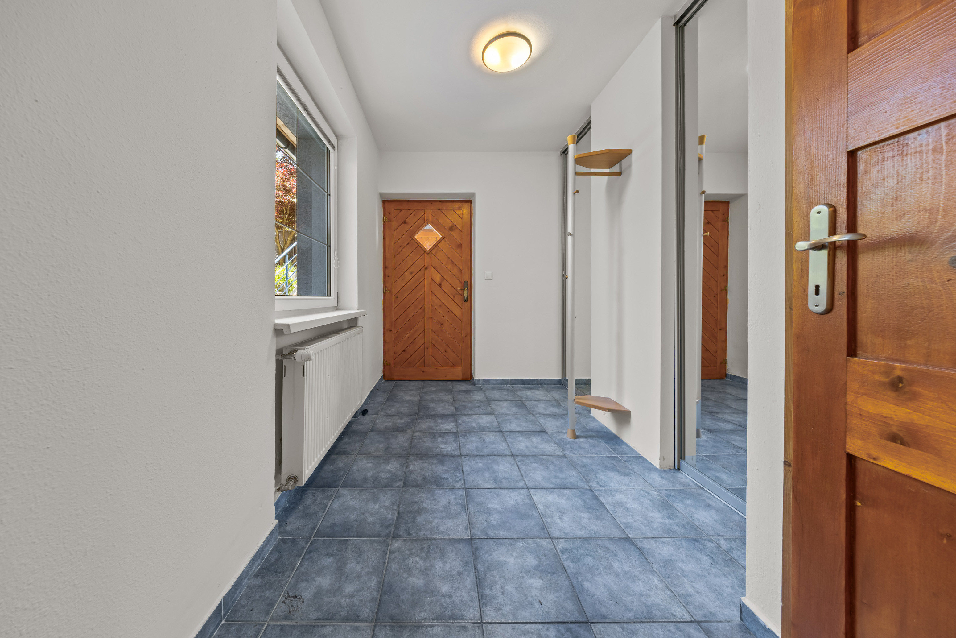 Predaj priestranného 4 izbového rodinného domu s bazénom na Kolibe