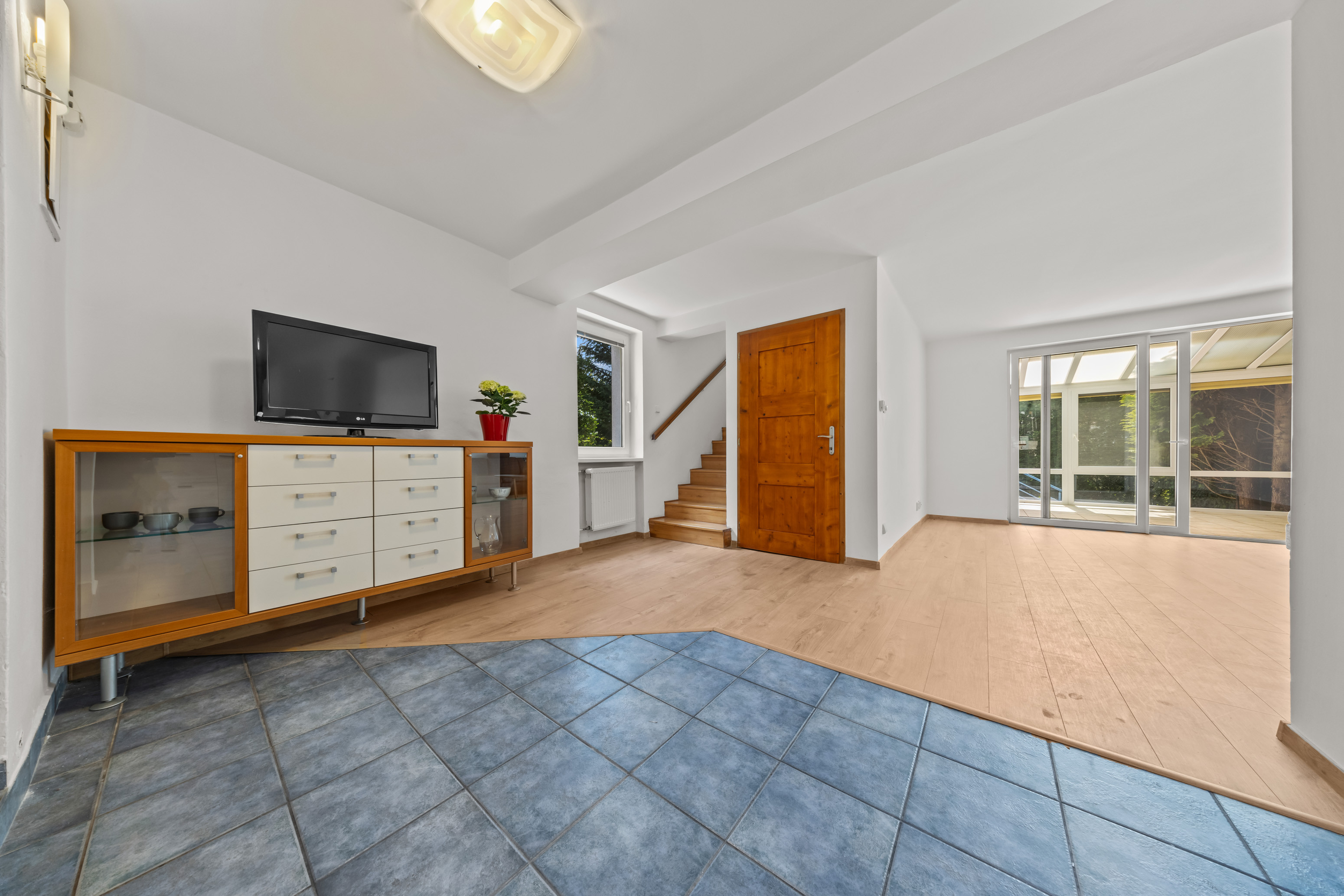 Predaj priestranného 4 izbového rodinného domu s bazénom na Kolibe