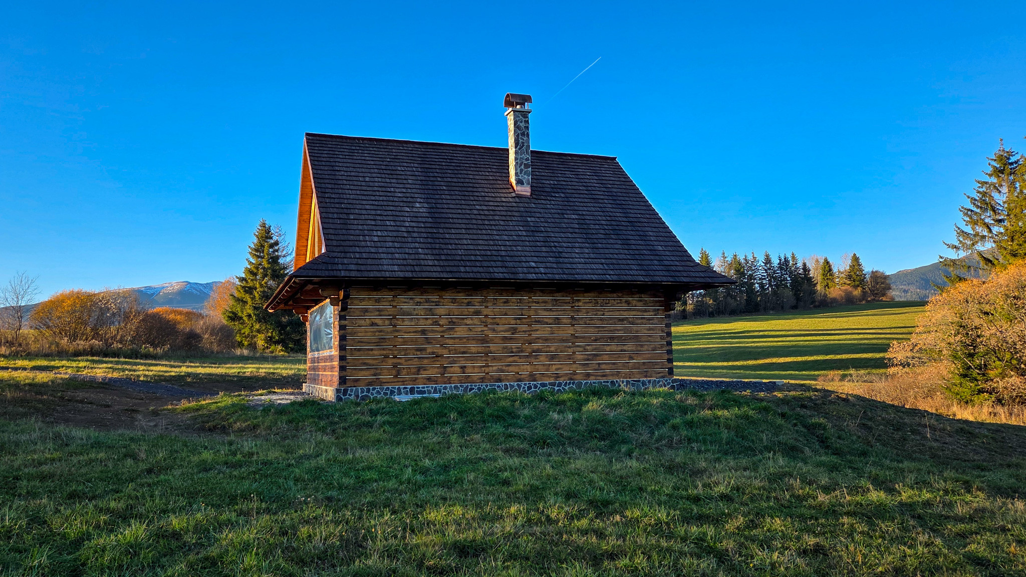LUXUSNÉ zrubové chalupy s výhľadom na Kriváň (obec Východná)