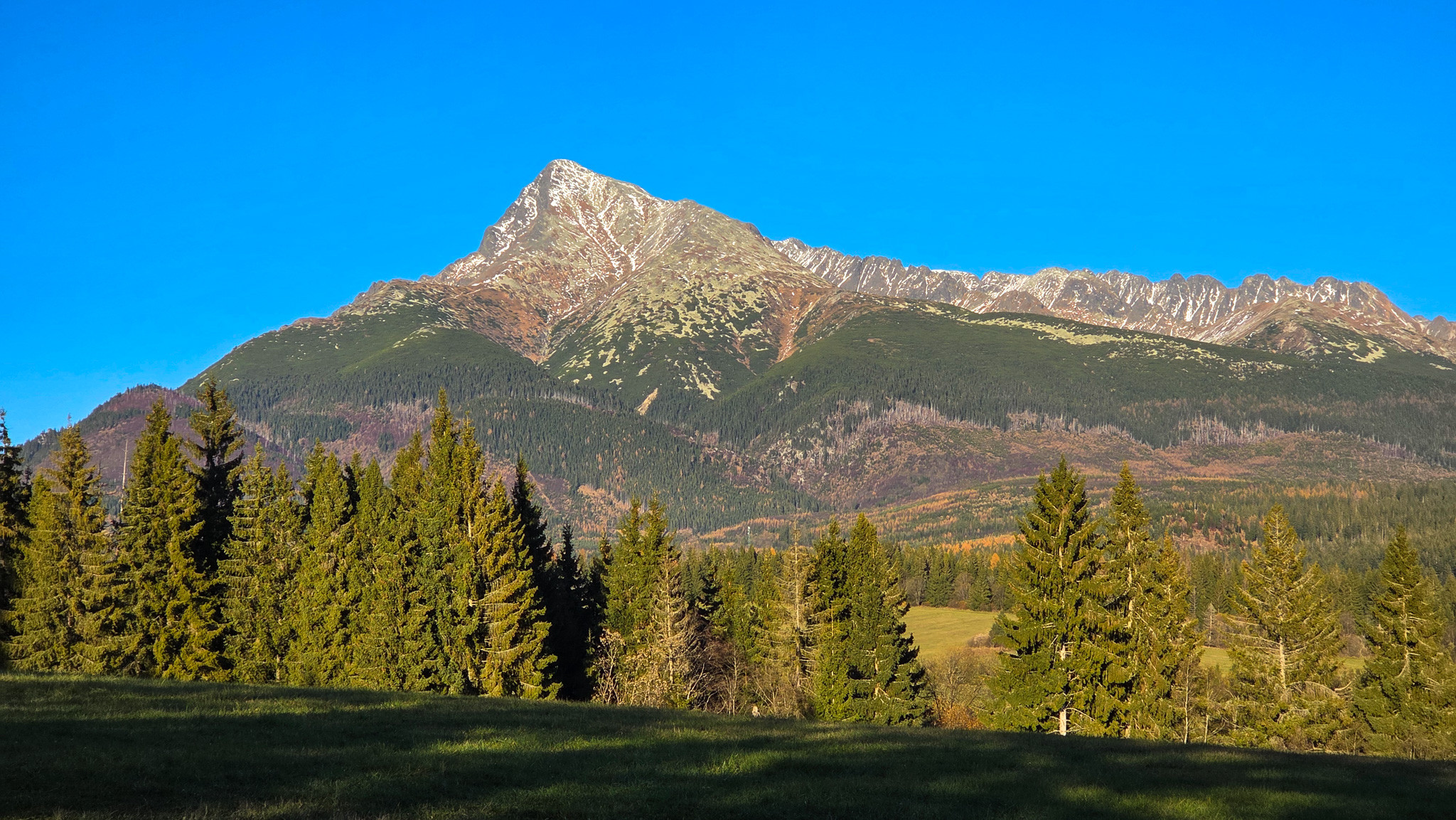LUXUSNÉ zrubové chalupy s výhľadom na Kriváň (obec Východná)